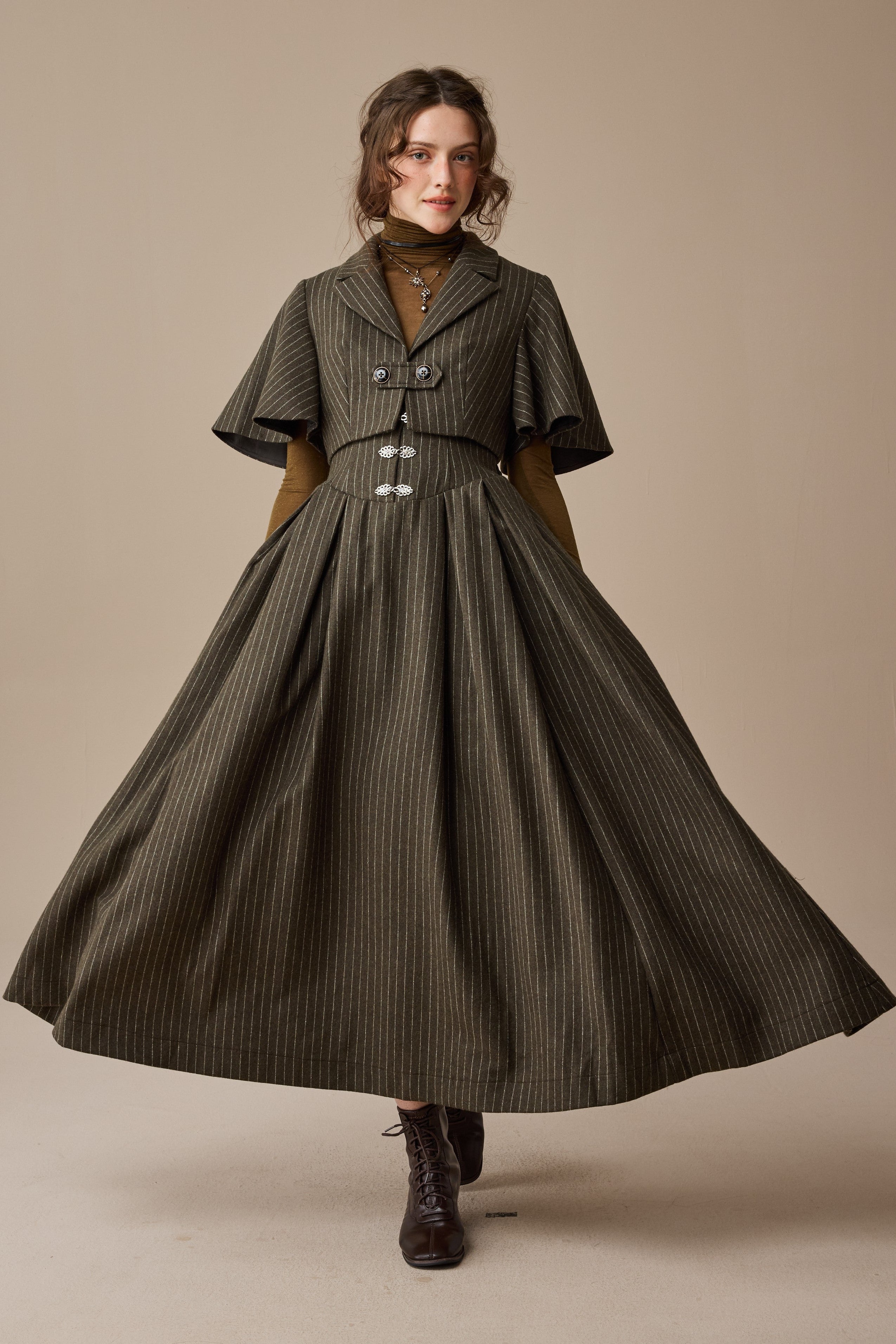 Clarise 22 |Retro Wool Skirt & Cape (2 pieces)