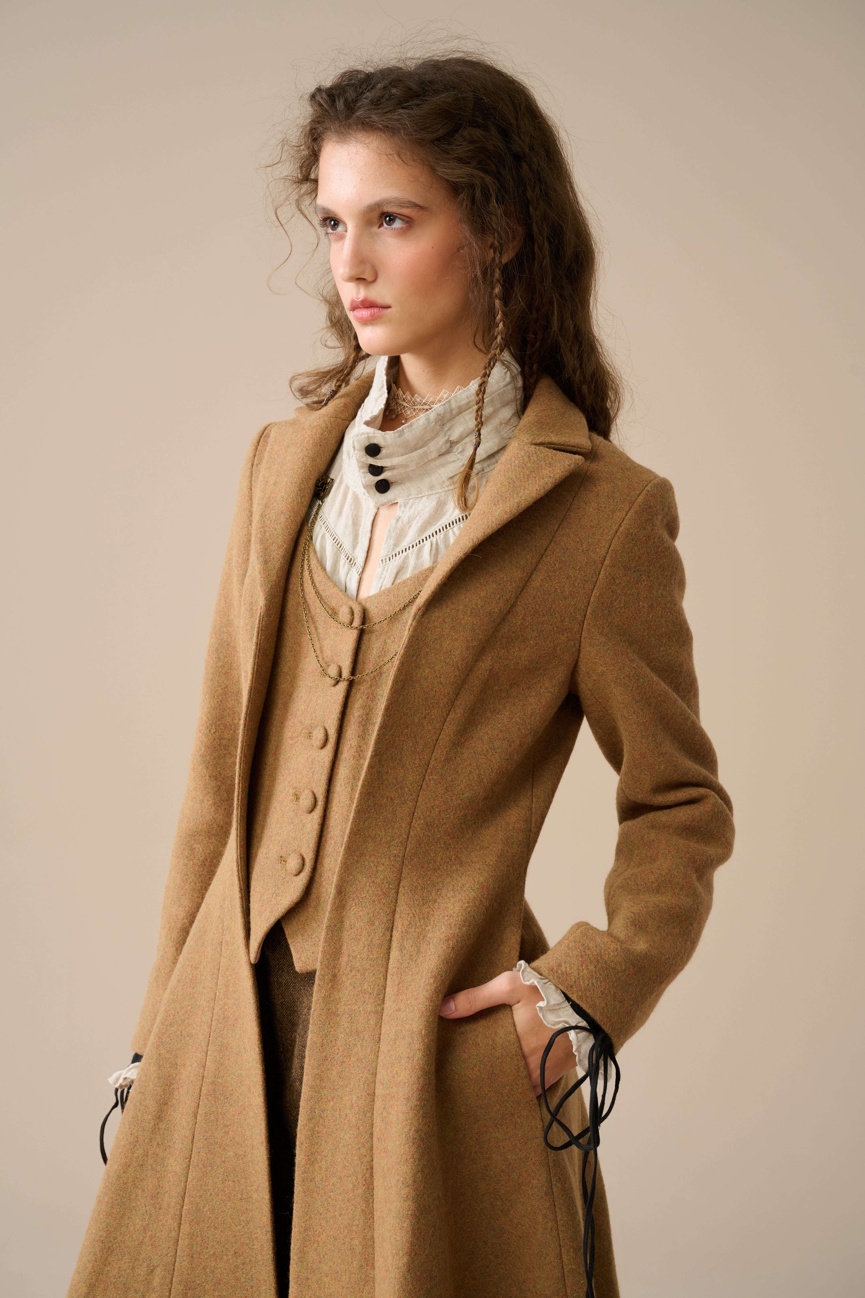 Doreen 15 |Vest-Layered 100% Wool Coat – Linennaive