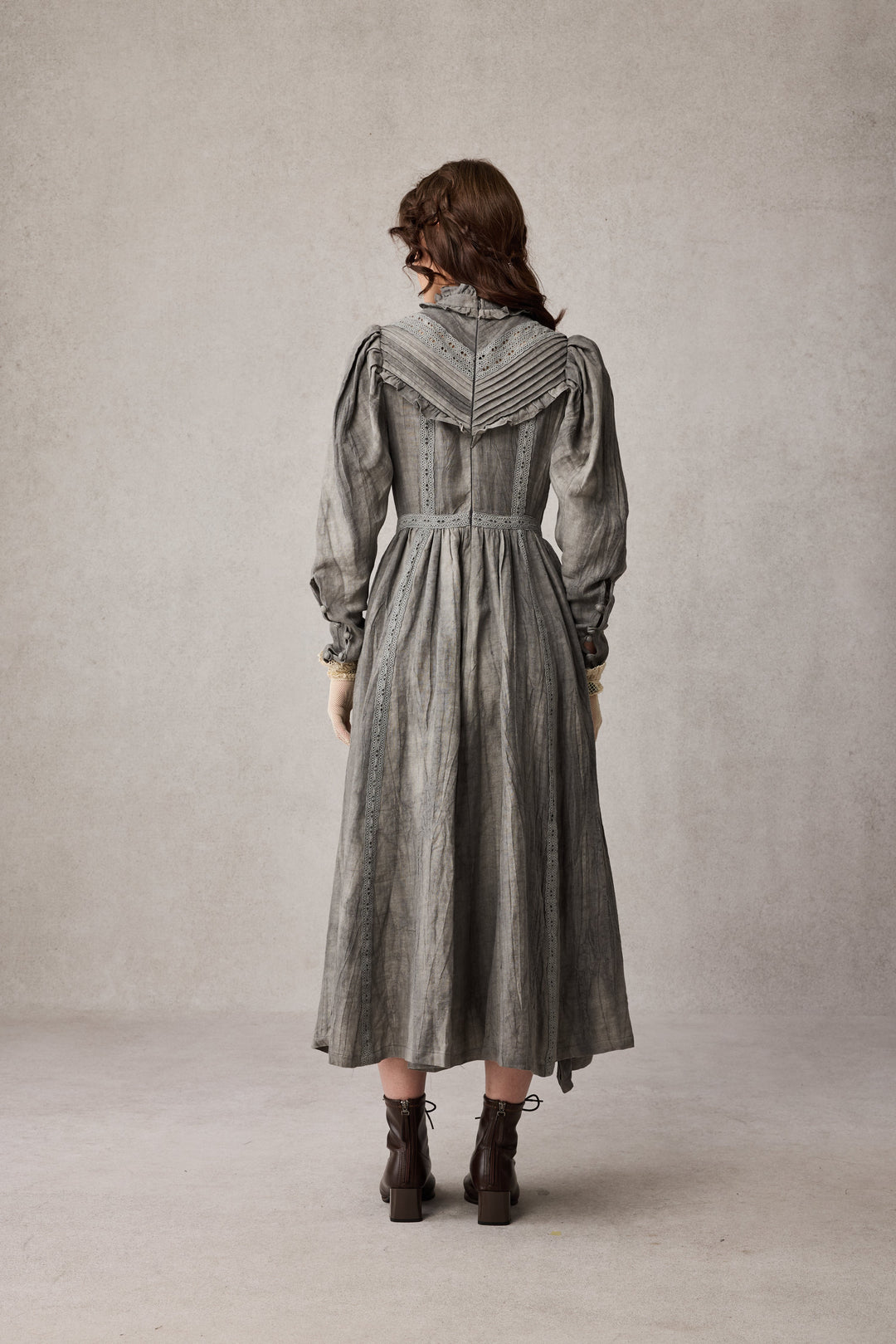 MARY 18 | VINTAGE LINEN DRESS GOWN