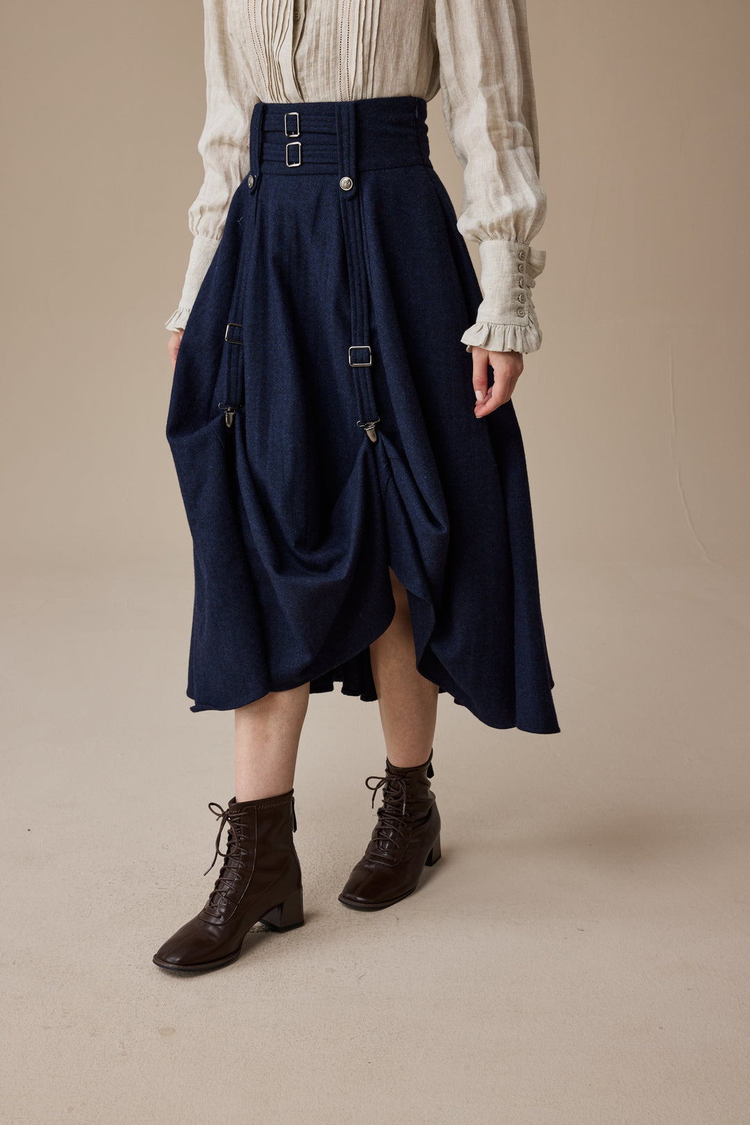 Cynthia 16 | Adjustable wool skirt