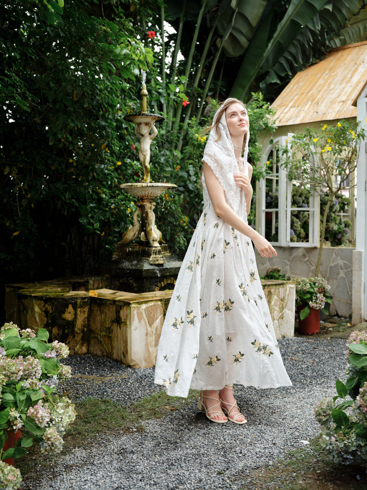 Juliet | Lace & Linen Dress Gown