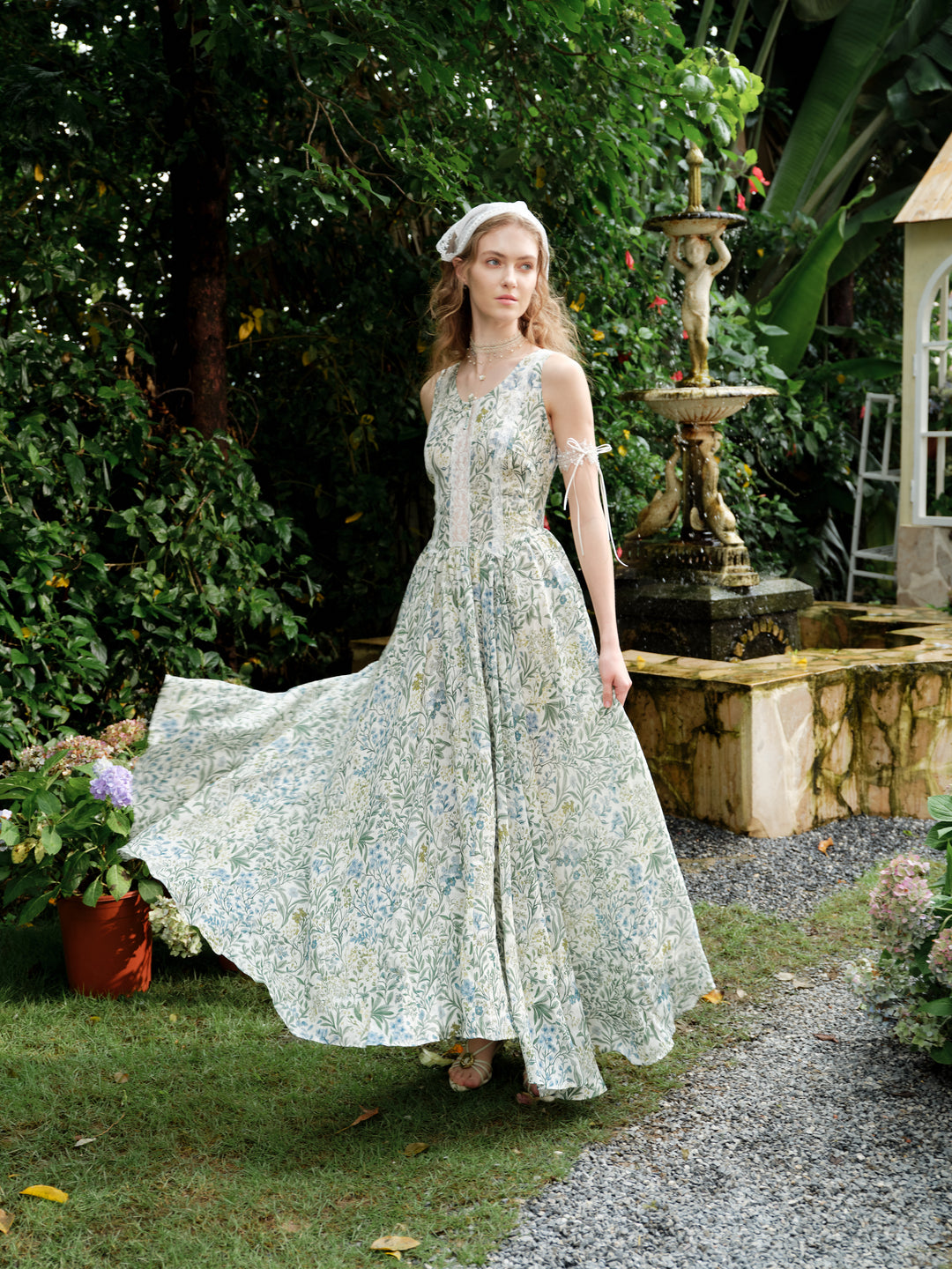 Vanille 18 | Jane’s Garden Dress