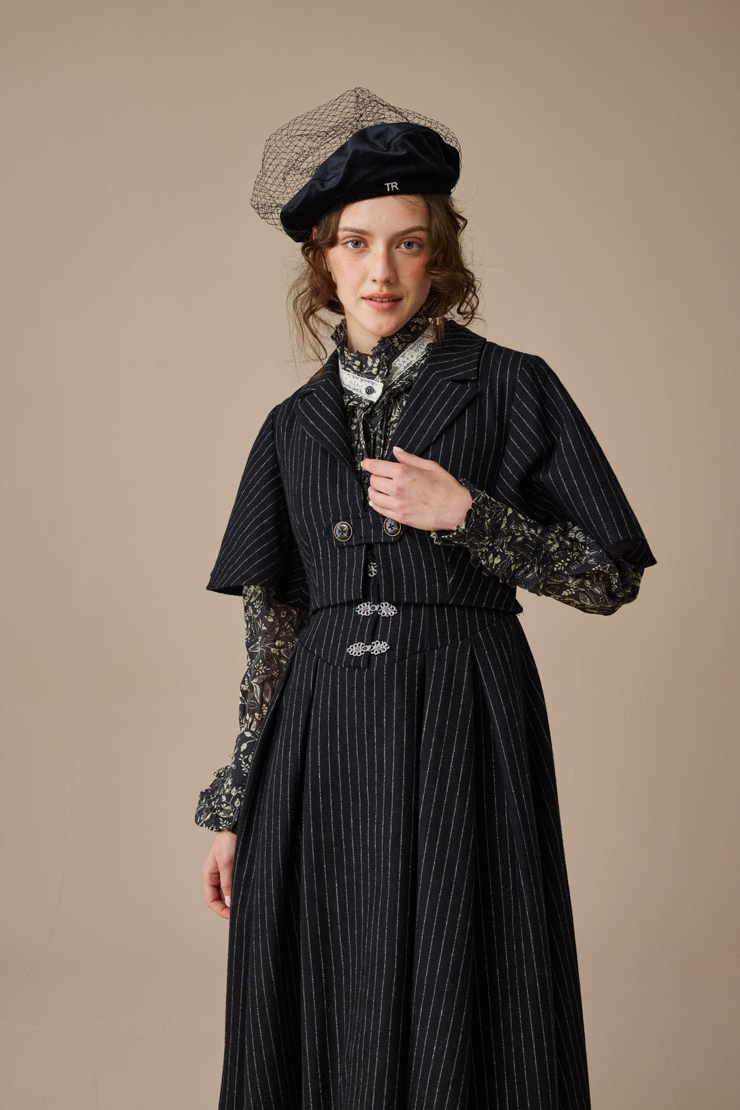 Clarise 22 |Retro Wool Skirt & Cape (2 pieces)