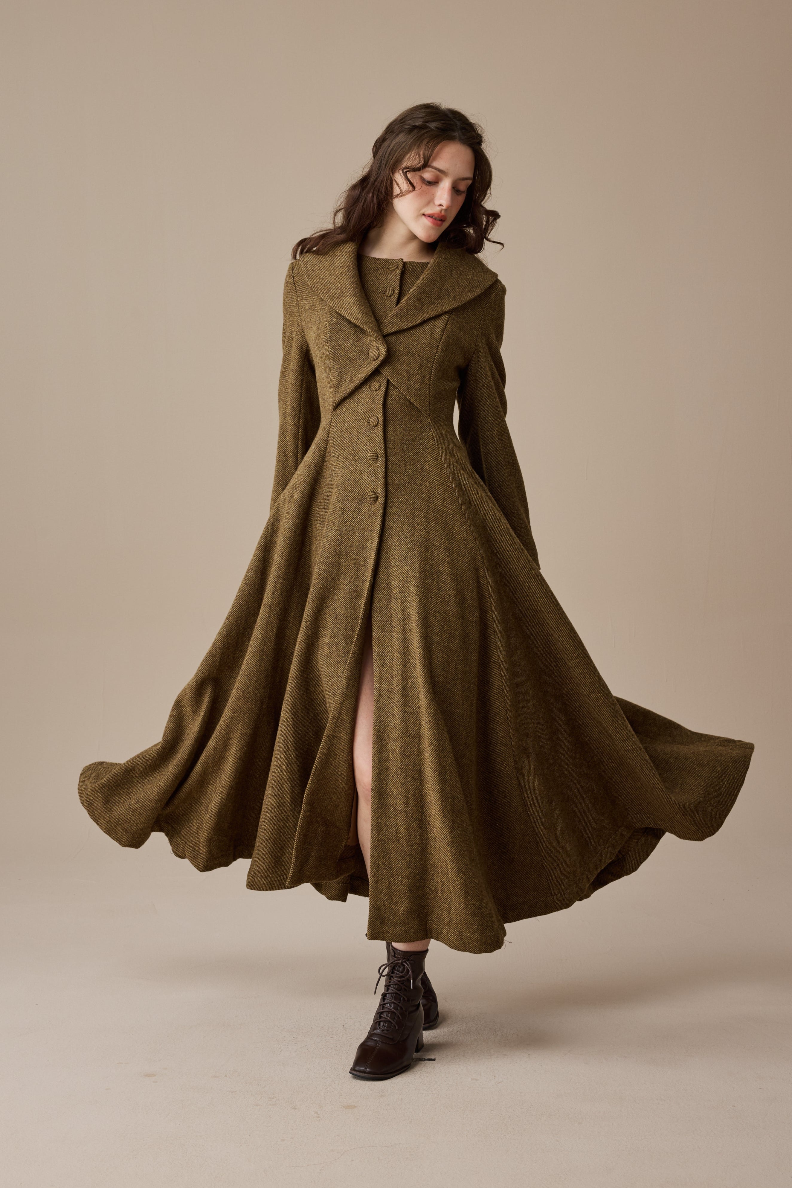 Gemma 17 | 100% wool victorian coat – Linennaive