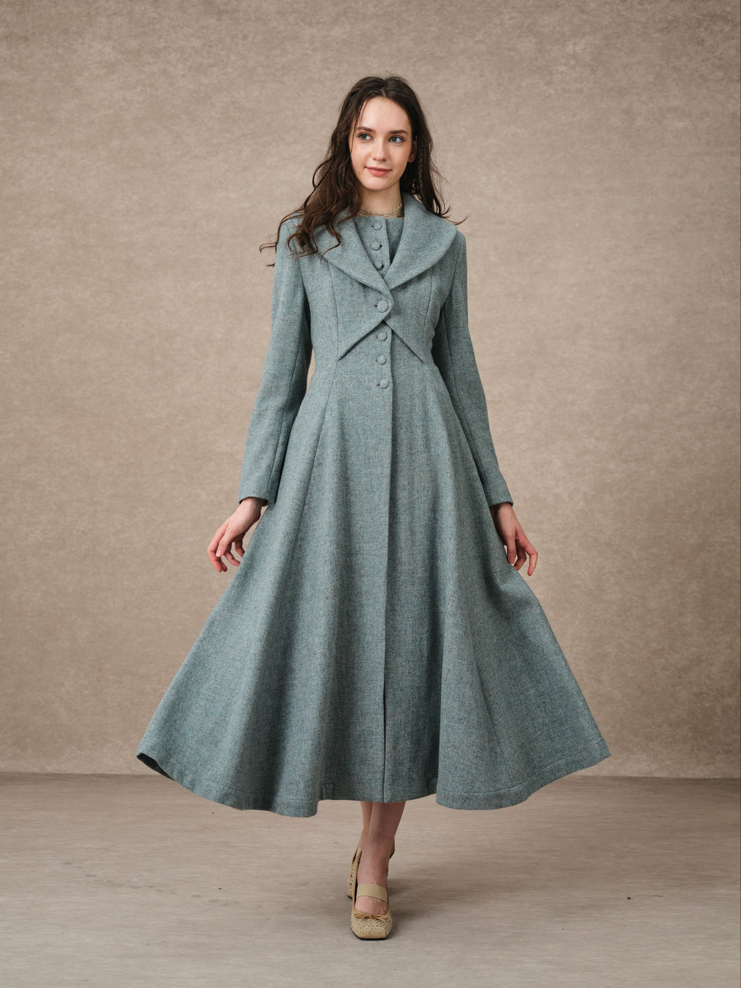 Gemma 17 | 100% wool victorian coat