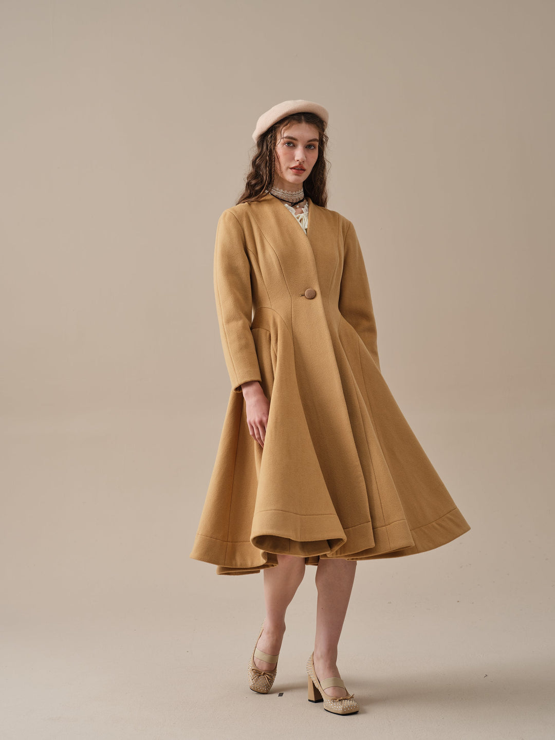 LITTLE WOMEN 22 | WOOL COAT IN BLACK Linennaive LITTLE WOMEN 22 | WOOL COAT IN BLACK Linennaive