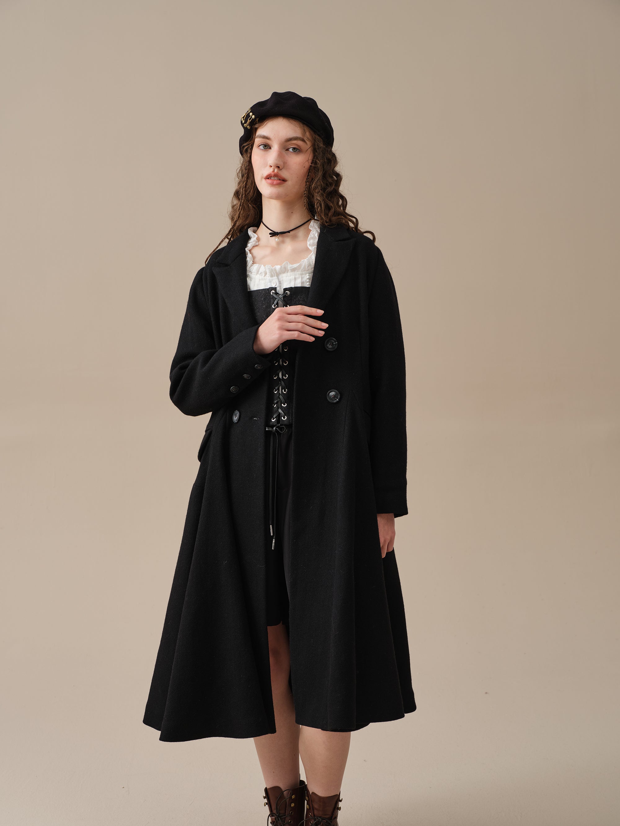 The Roman Holiday 17 | 100% wool classic coat – Linennaive