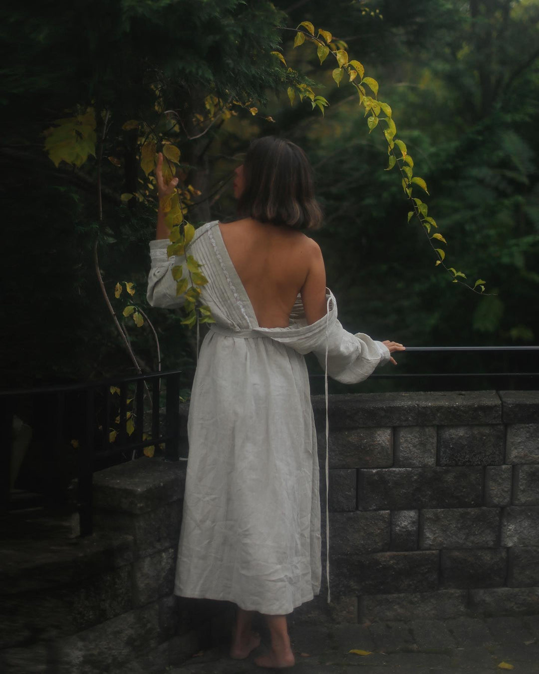 Octavia 17 | pintucked V-neck linen Dress Linennaive Octavia 17 | pintucked V-neck linen Dress Linennaive