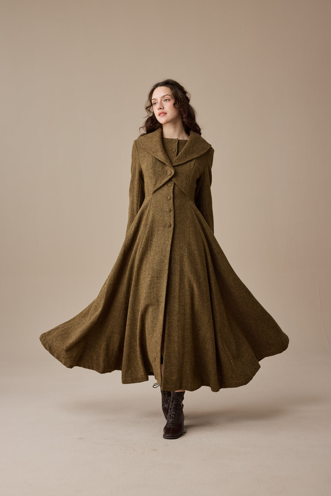 Gemma 17 | 100% wool victorian coat