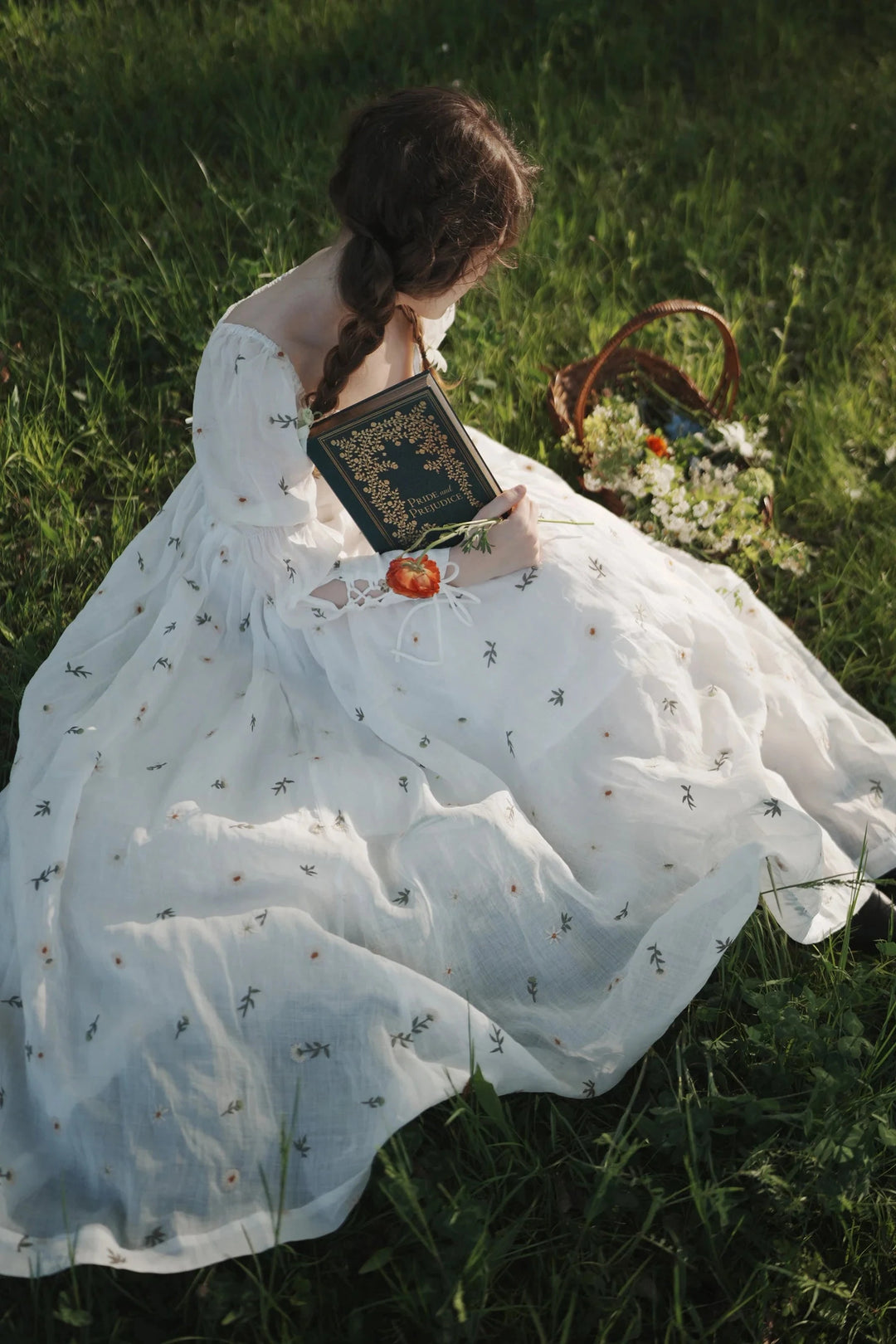 PHOENIX 24 | REGENCY LACE-UP LINEN DRESS