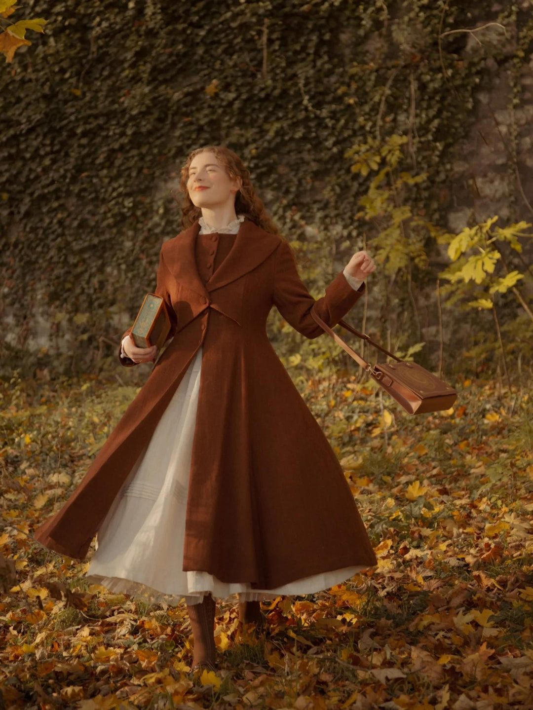 Gemma 17 | 100% wool victorian coat