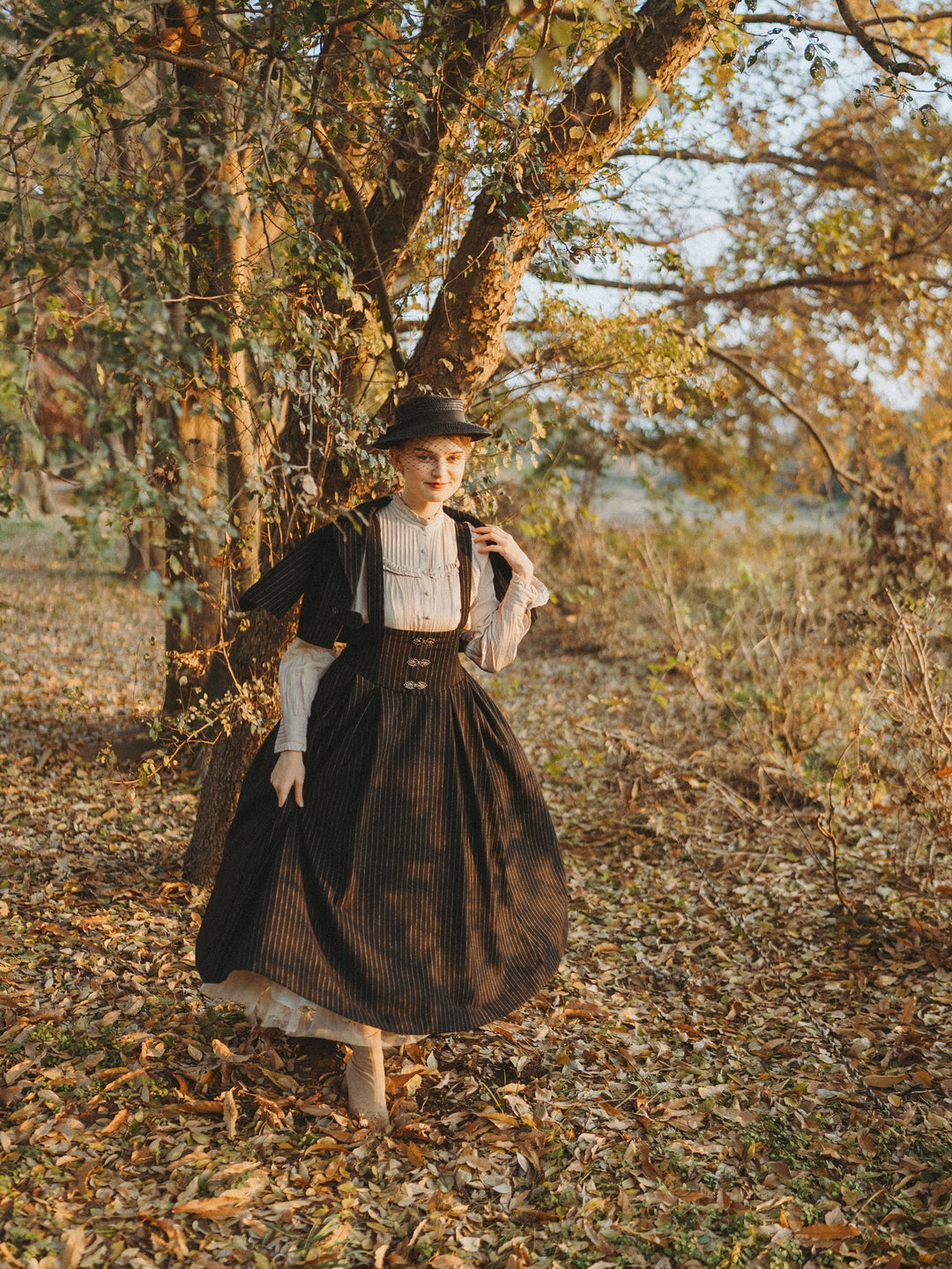 Clarise 22 |Retro Wool Skirt & Cape (2 pieces)