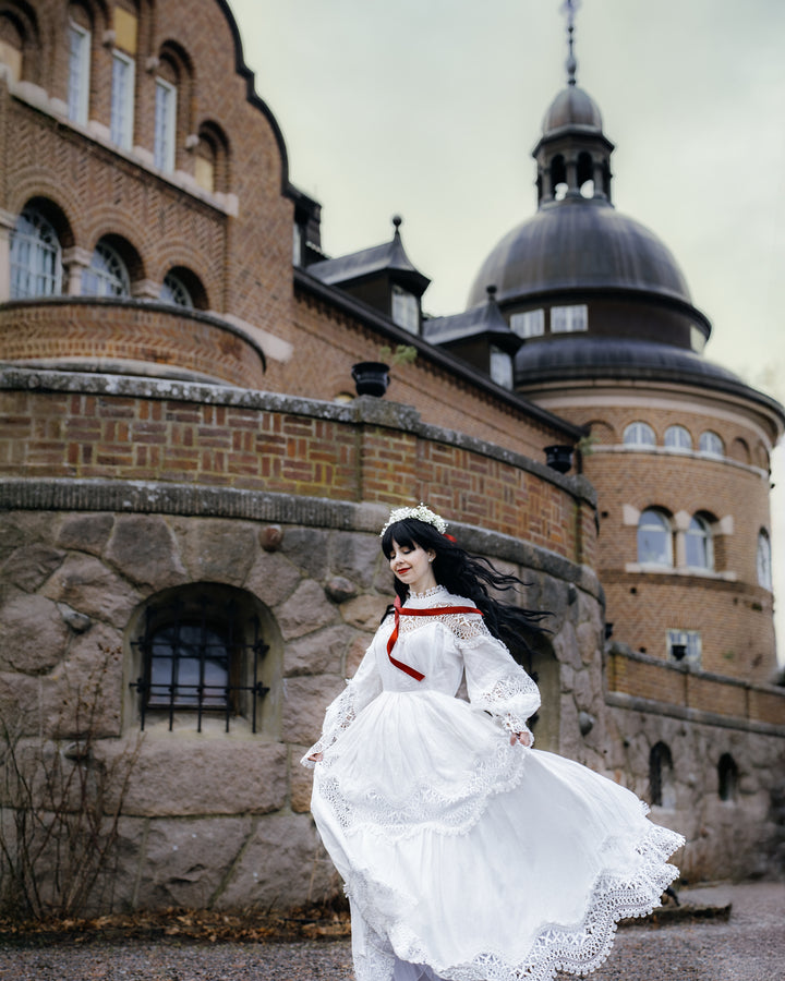 Pearlman 25 | Lace Linen Dress Gown