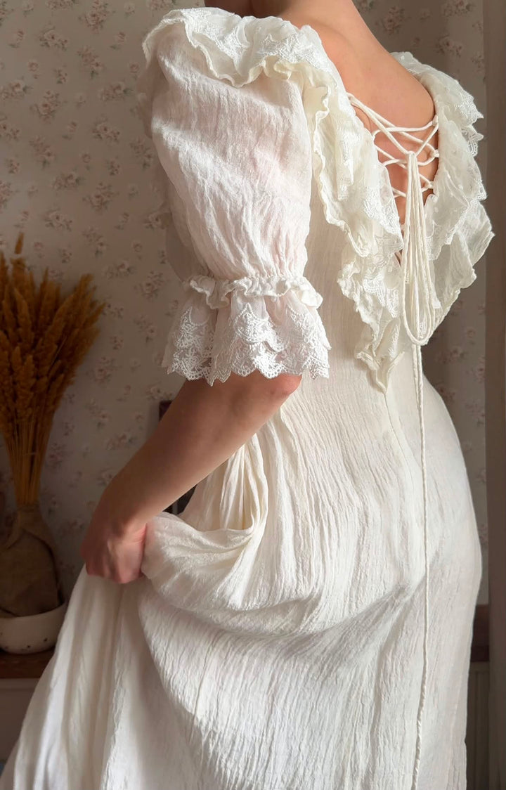 Elysia 15 | Lace-up linen flared dress