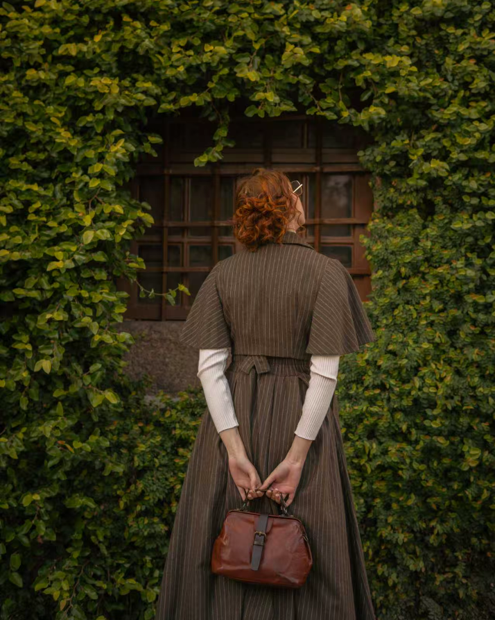 Clarise 22 |Retro Wool Skirt & Cape (2 pieces)