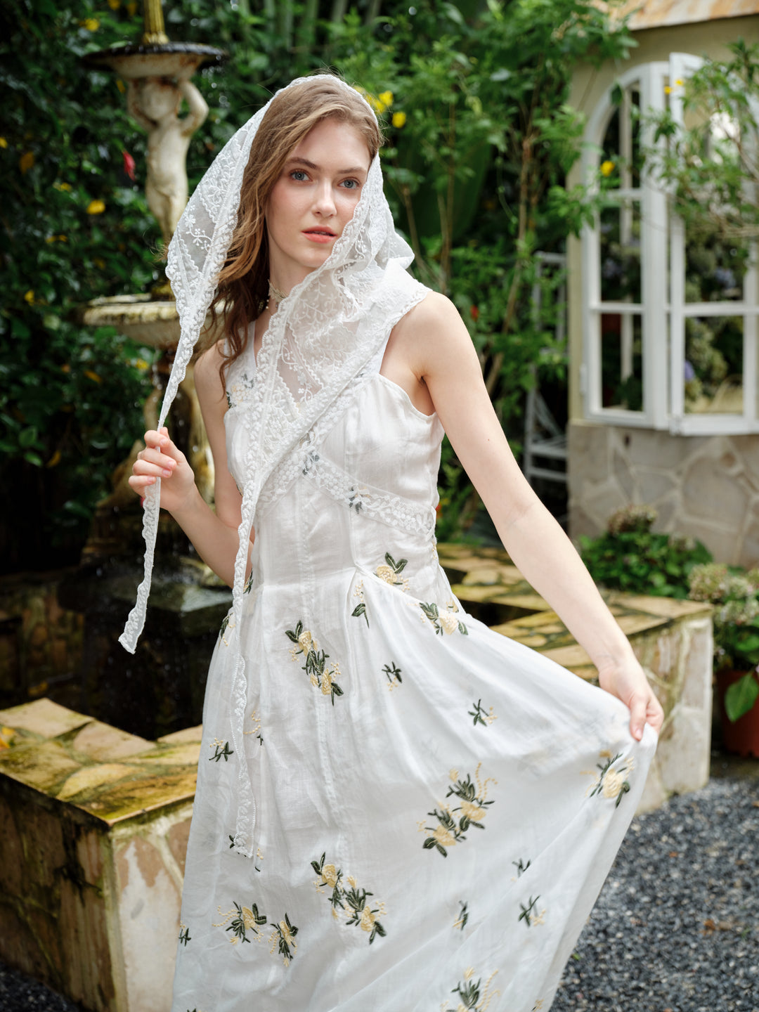 Juliet | Lace & Linen Dress Gown