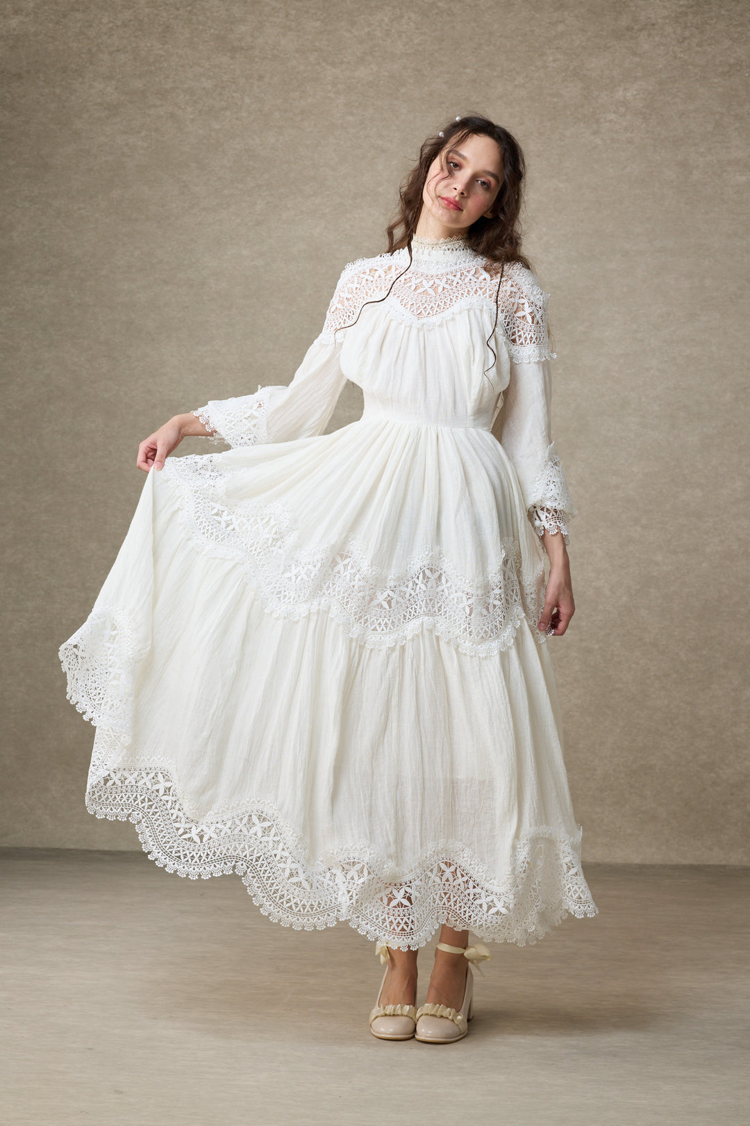 Pearlman 25 | Lace Linen Dress Gown