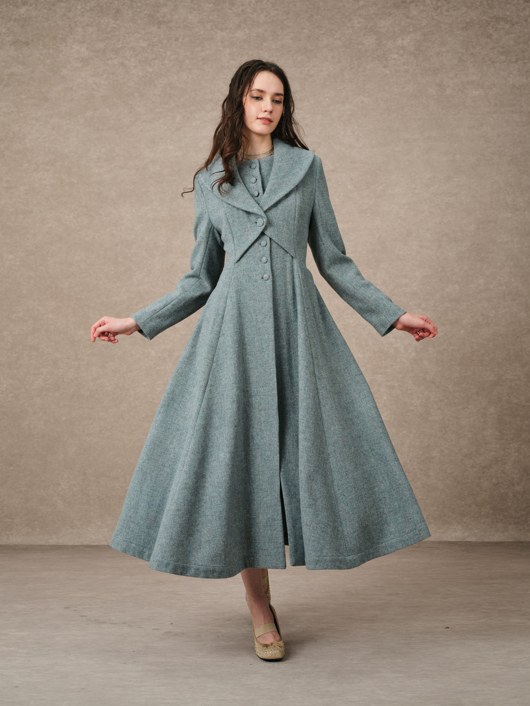 Gemma 17 | 100% wool victorian coat