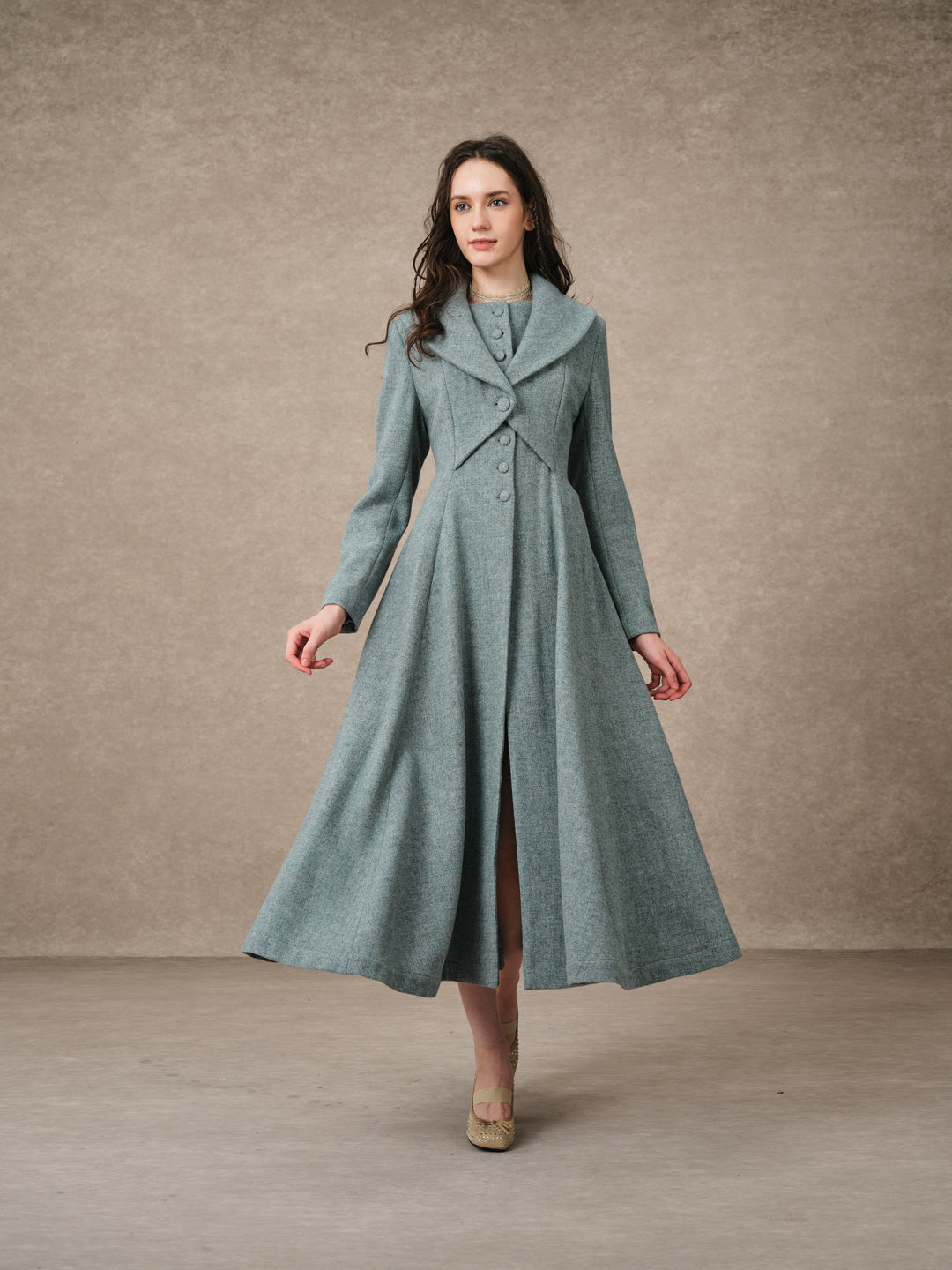 Gemma 17 | 100% wool victorian coat