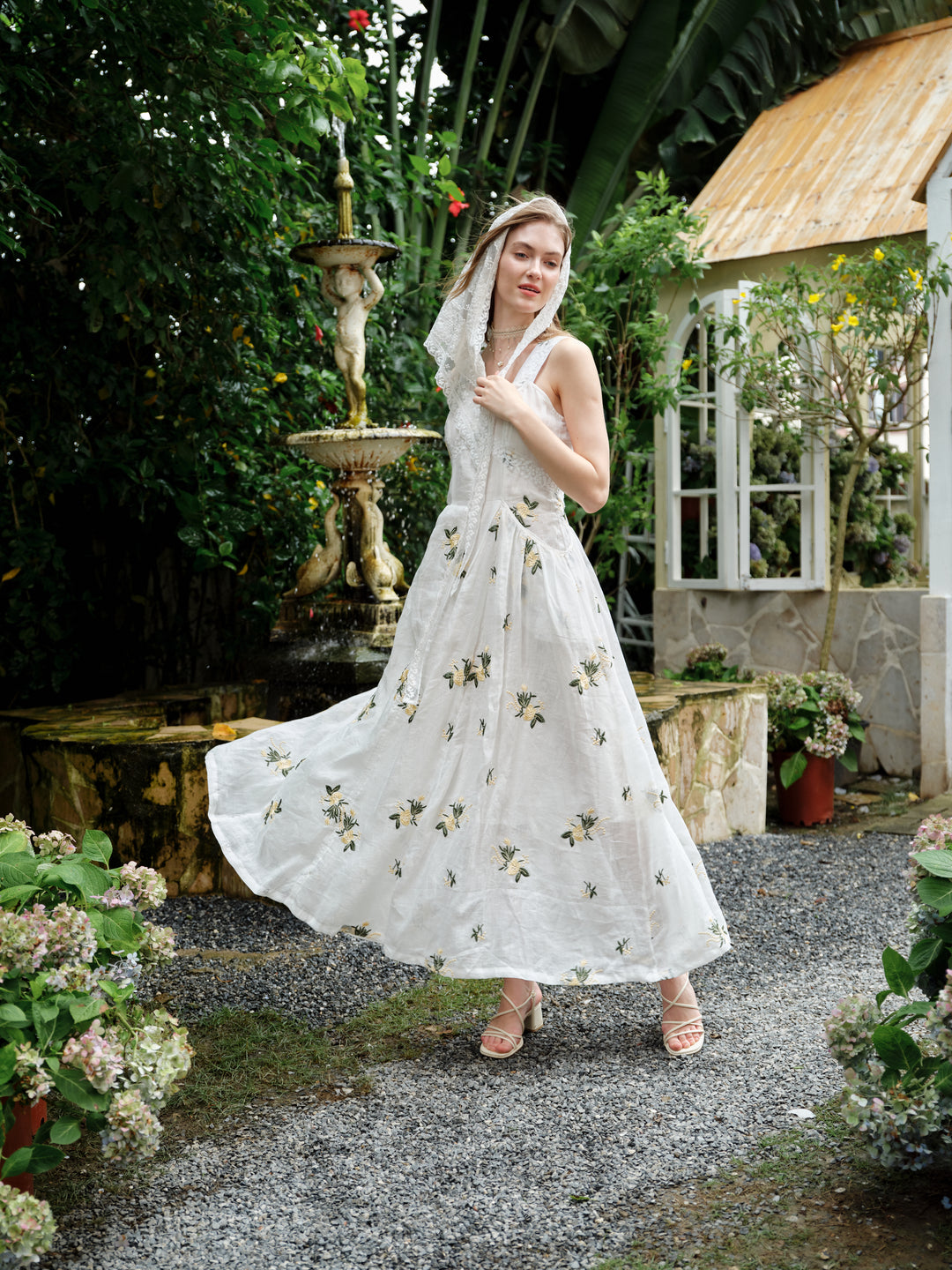 Juliet | Lace & Linen Dress Gown