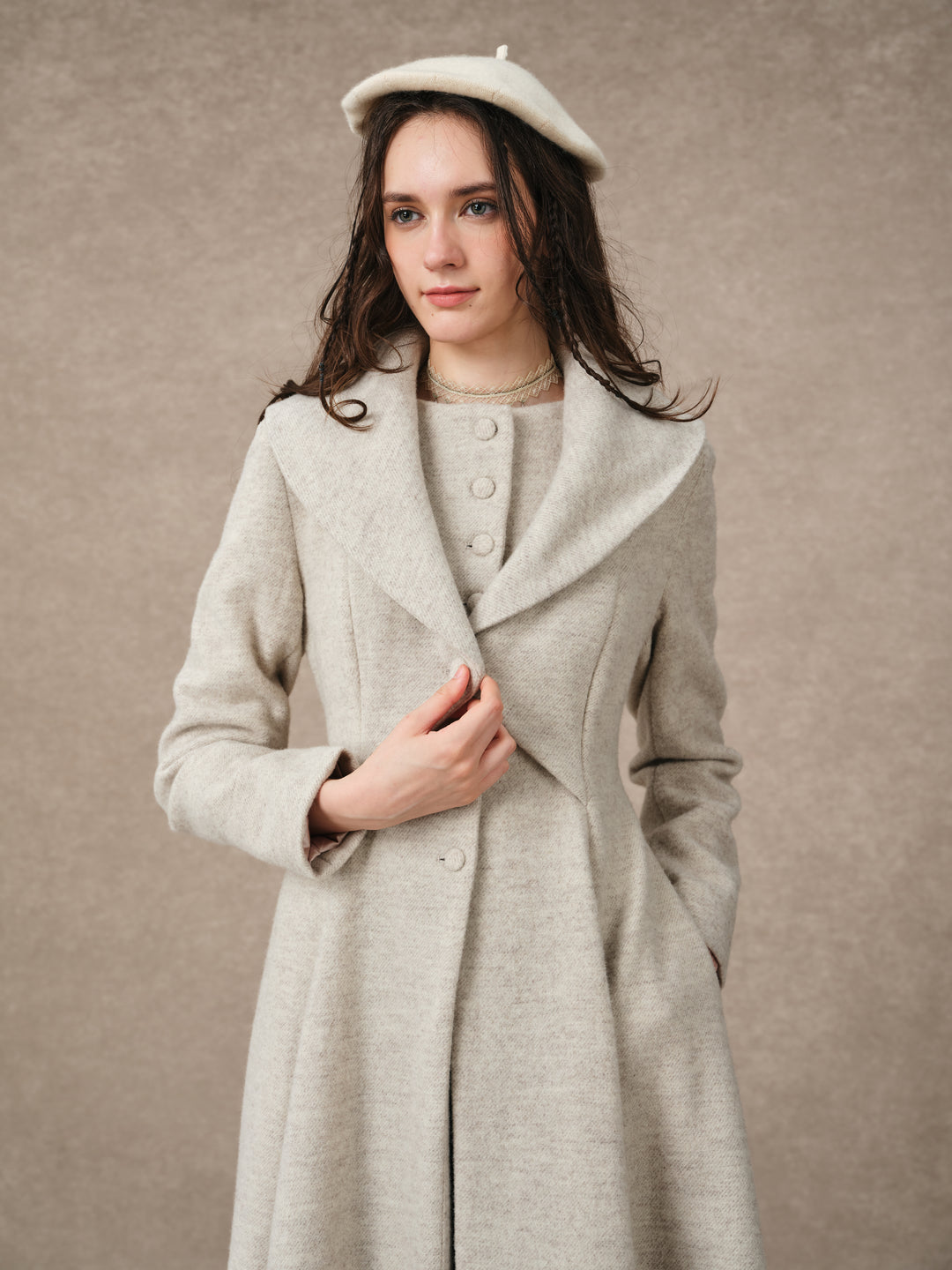 Gemma 17 | 100% wool victorian coat