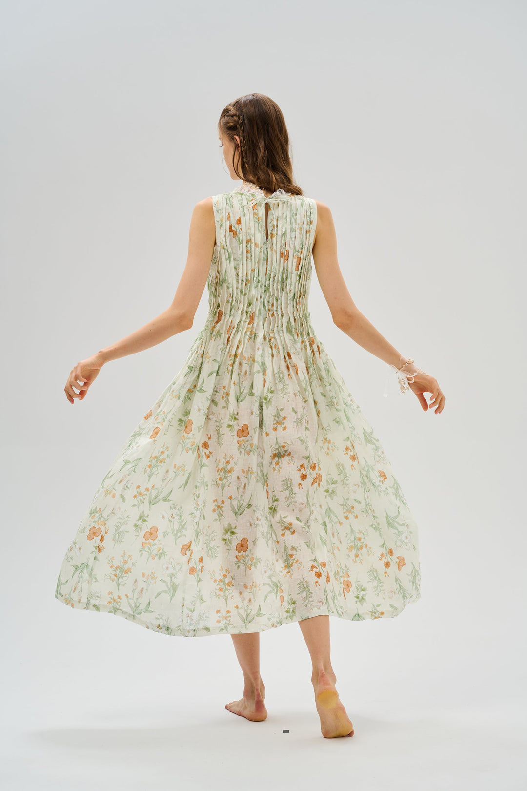 Balia 17 | Pleated Linen Dress Linennaive Balia 17 | Pleated Linen Dress Linennaive
