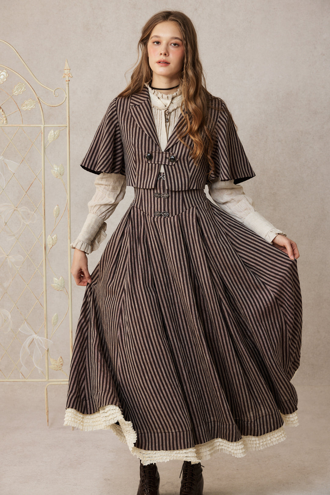 Clarise 22 |Retro Wool Skirt & Cape (2 pieces)