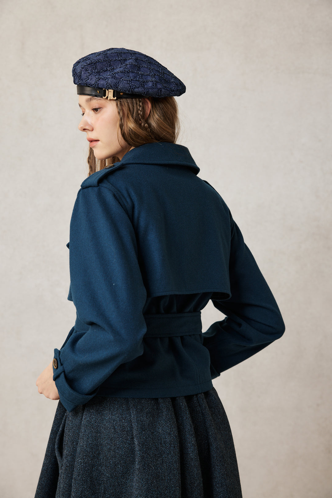 Moira 21 | 100% wool cropped trench coat