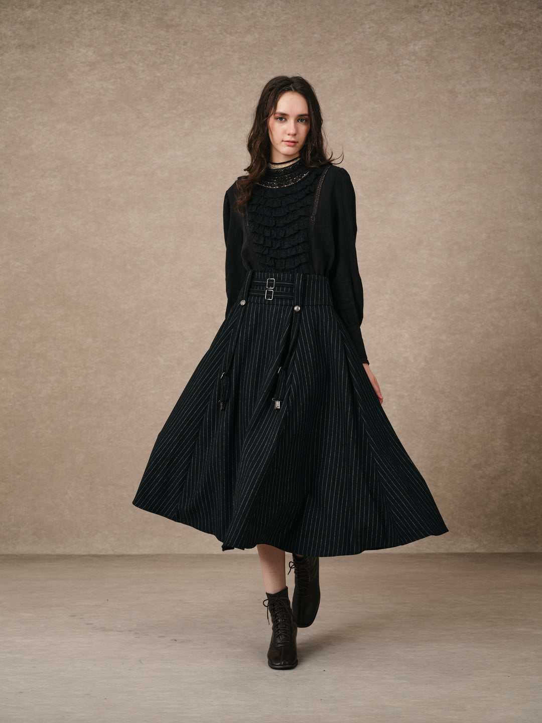 Cynthia 16 | Adjustable wool skirt