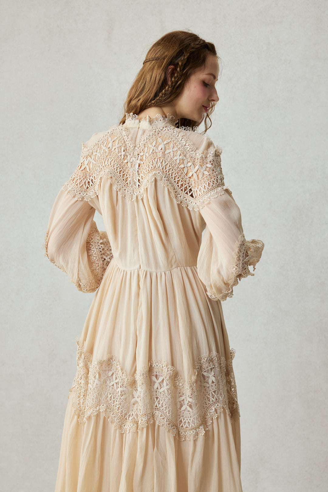 Pearlman 25 | Lace Linen Dress Gown