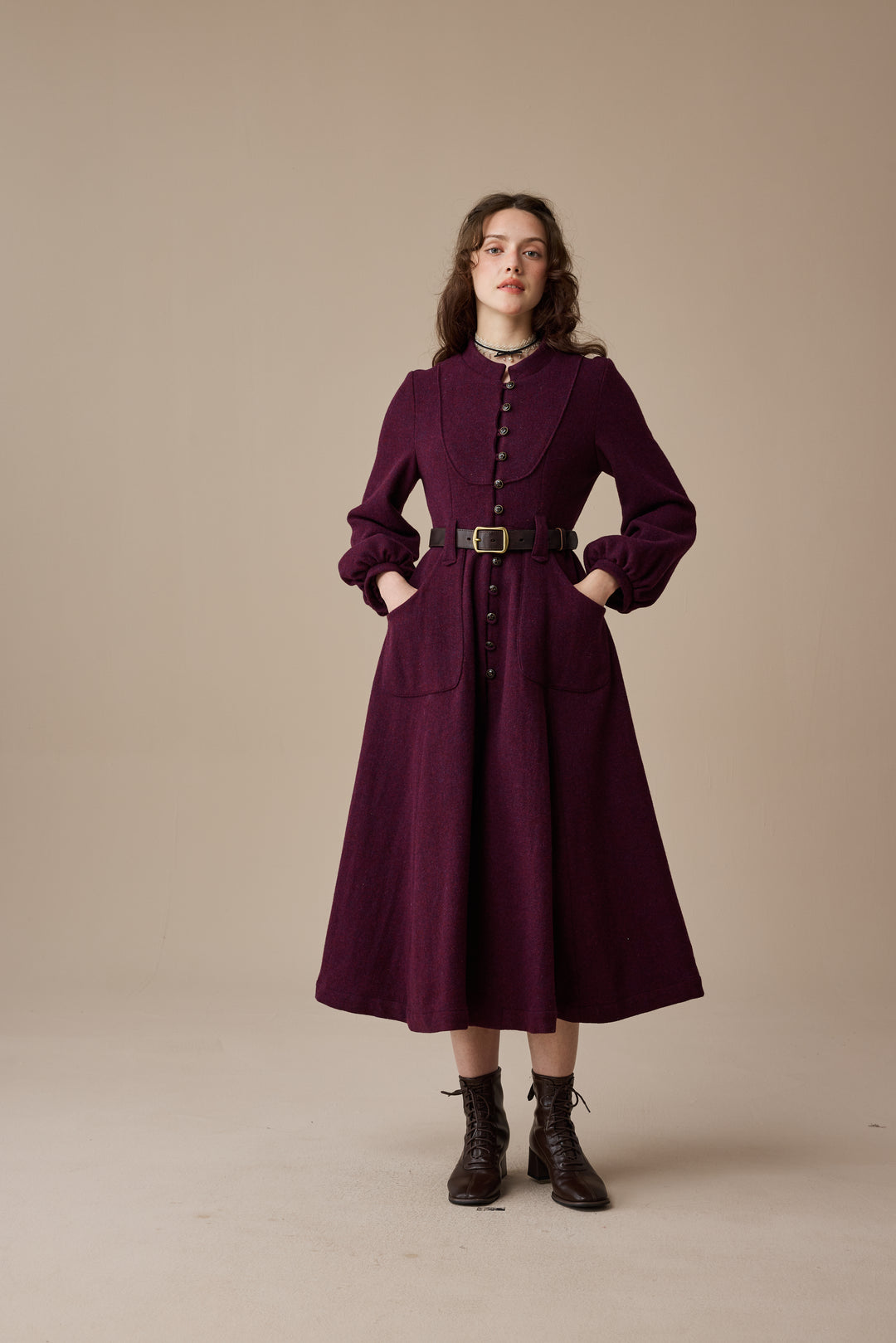 Margaret 25|100% wool buttoned down coat