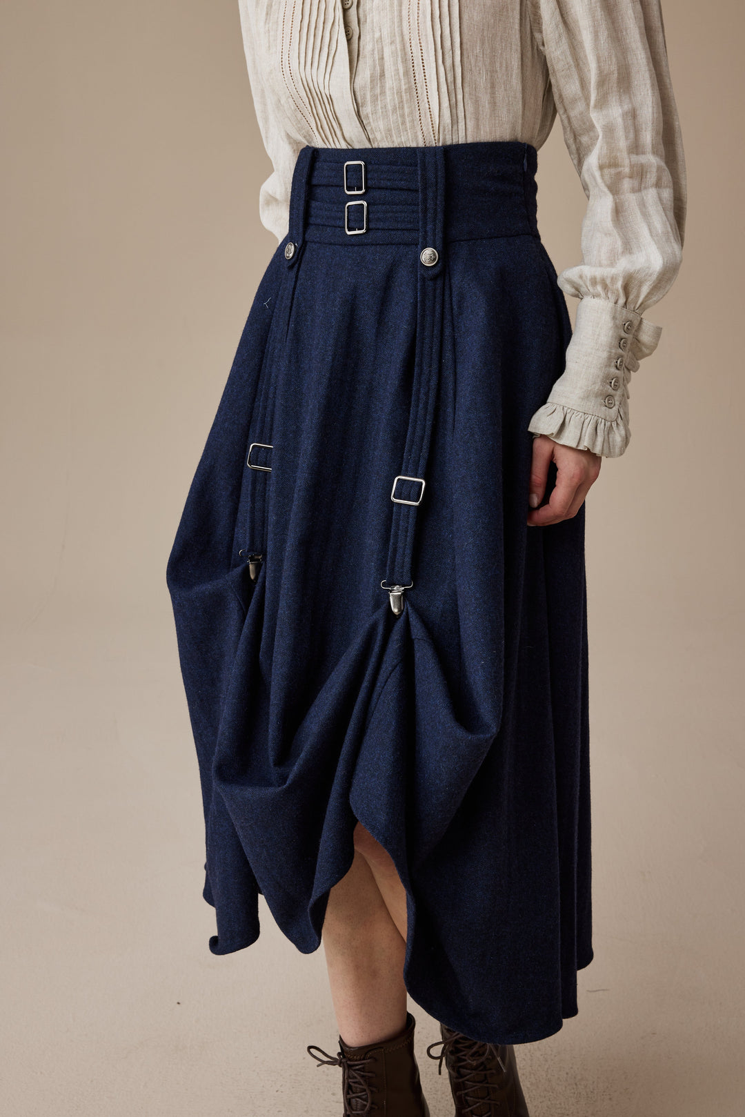 Cynthia 16 | Adjustable wool skirt
