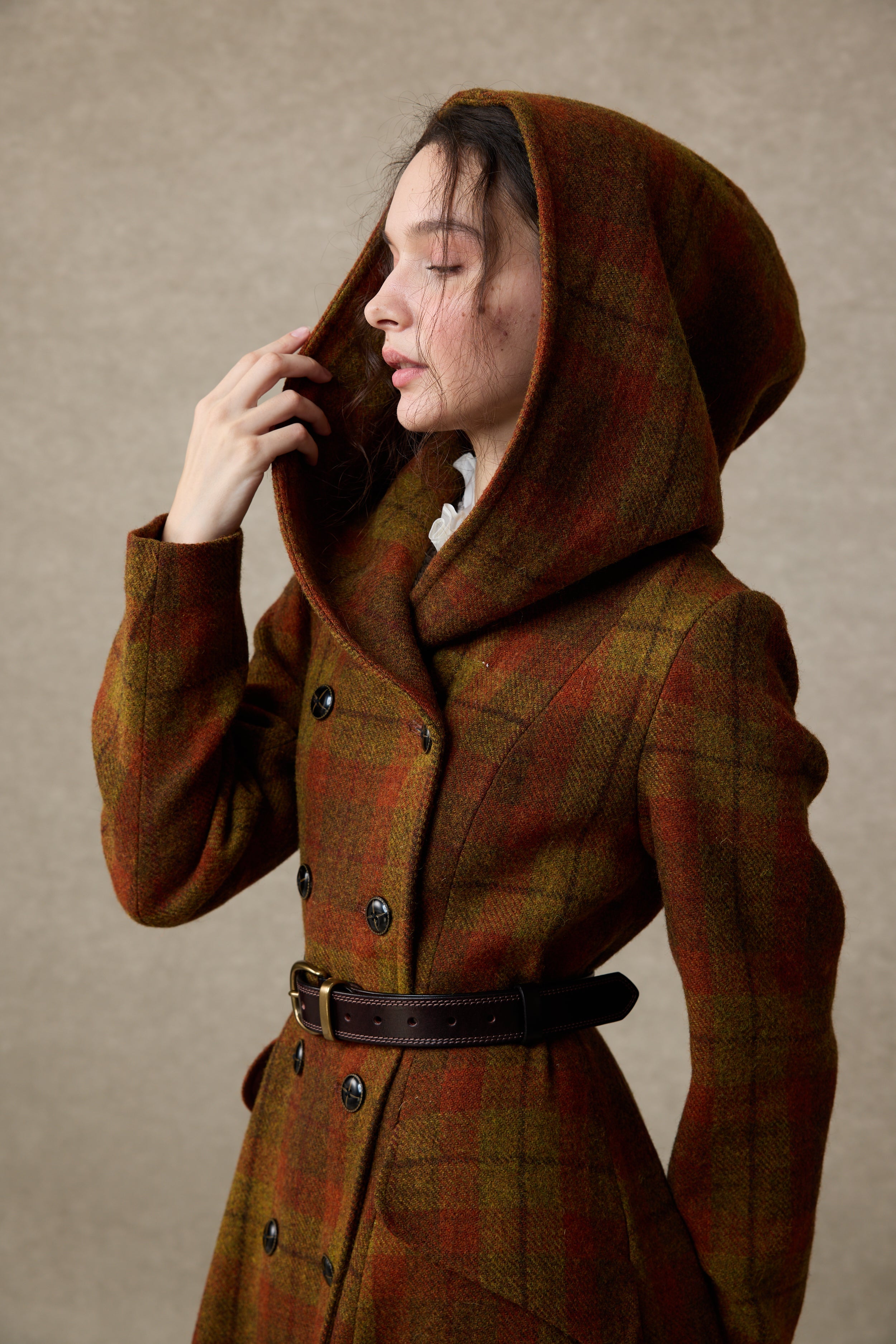 Trista 24 | 100% twill wool hooded coat – Linennaive