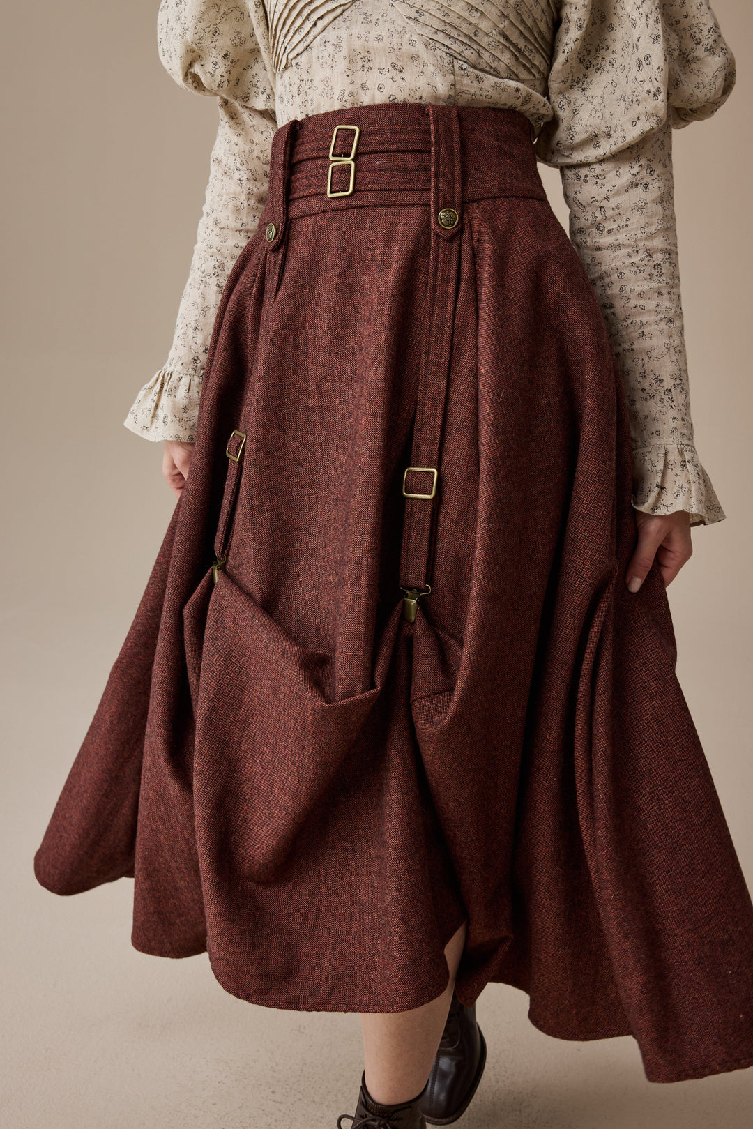 Cynthia 16 | Adjustable wool skirt