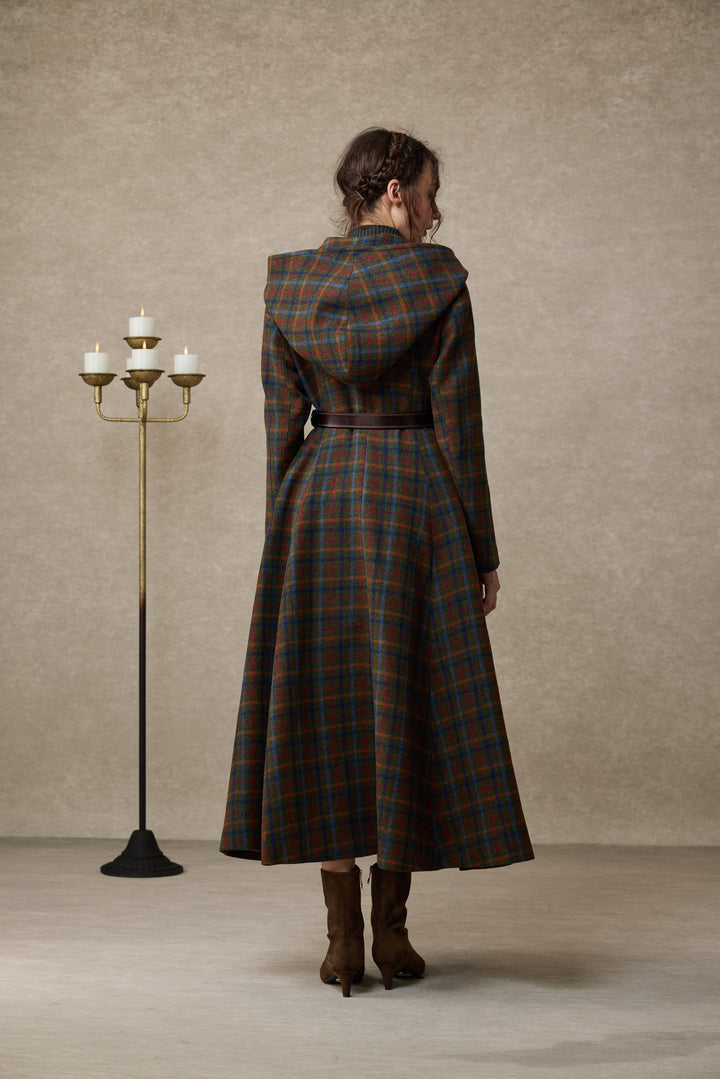 Trista 24 | 100% twill wool hooded coat