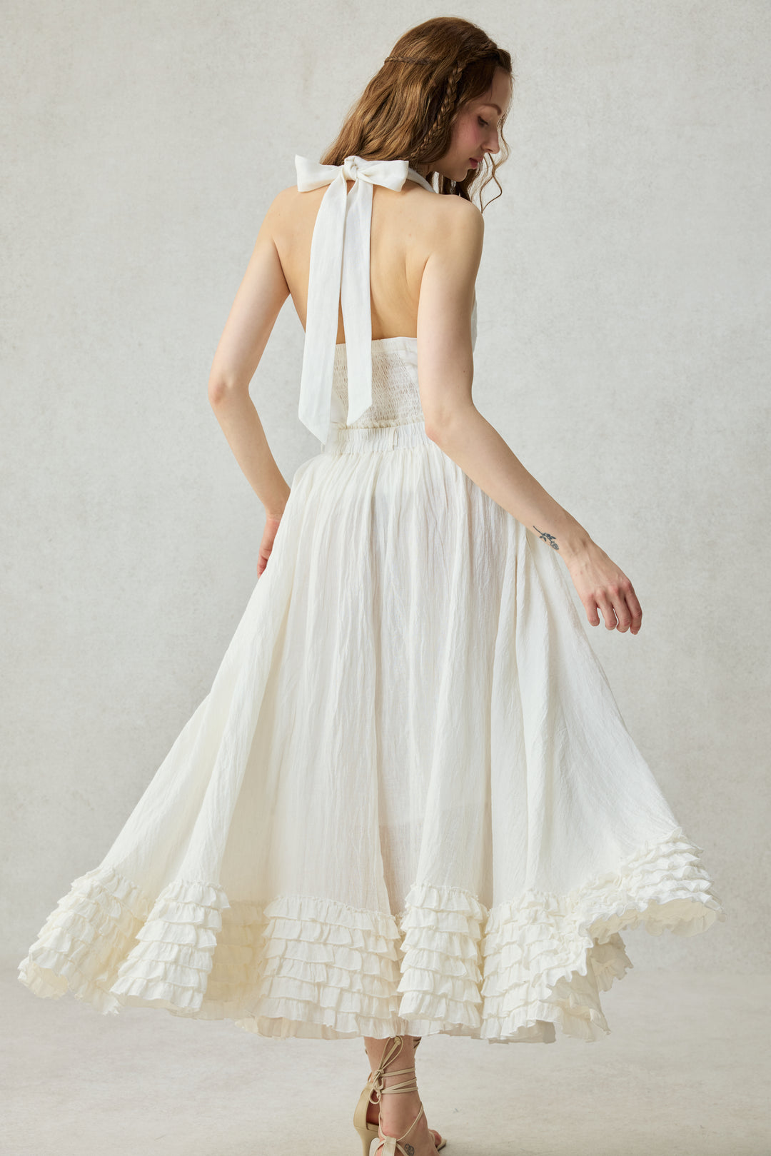 Muse 31 | Elegant halter linen blouse