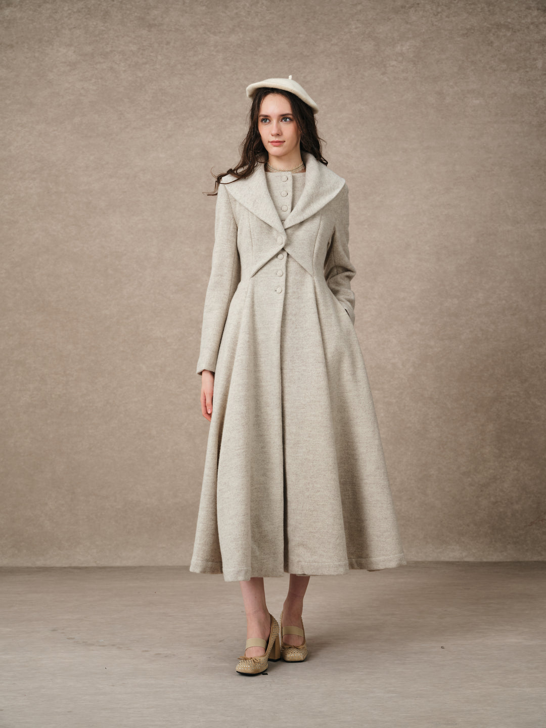 Gemma 17 | 100% wool victorian coat