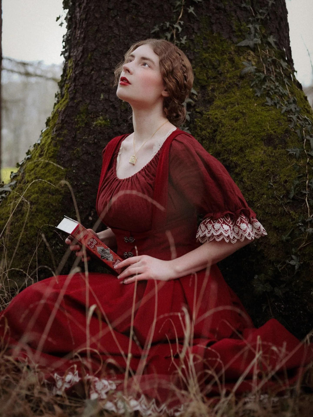 Clarise 22 |Retro Wool Skirt & Cape (2 pieces)