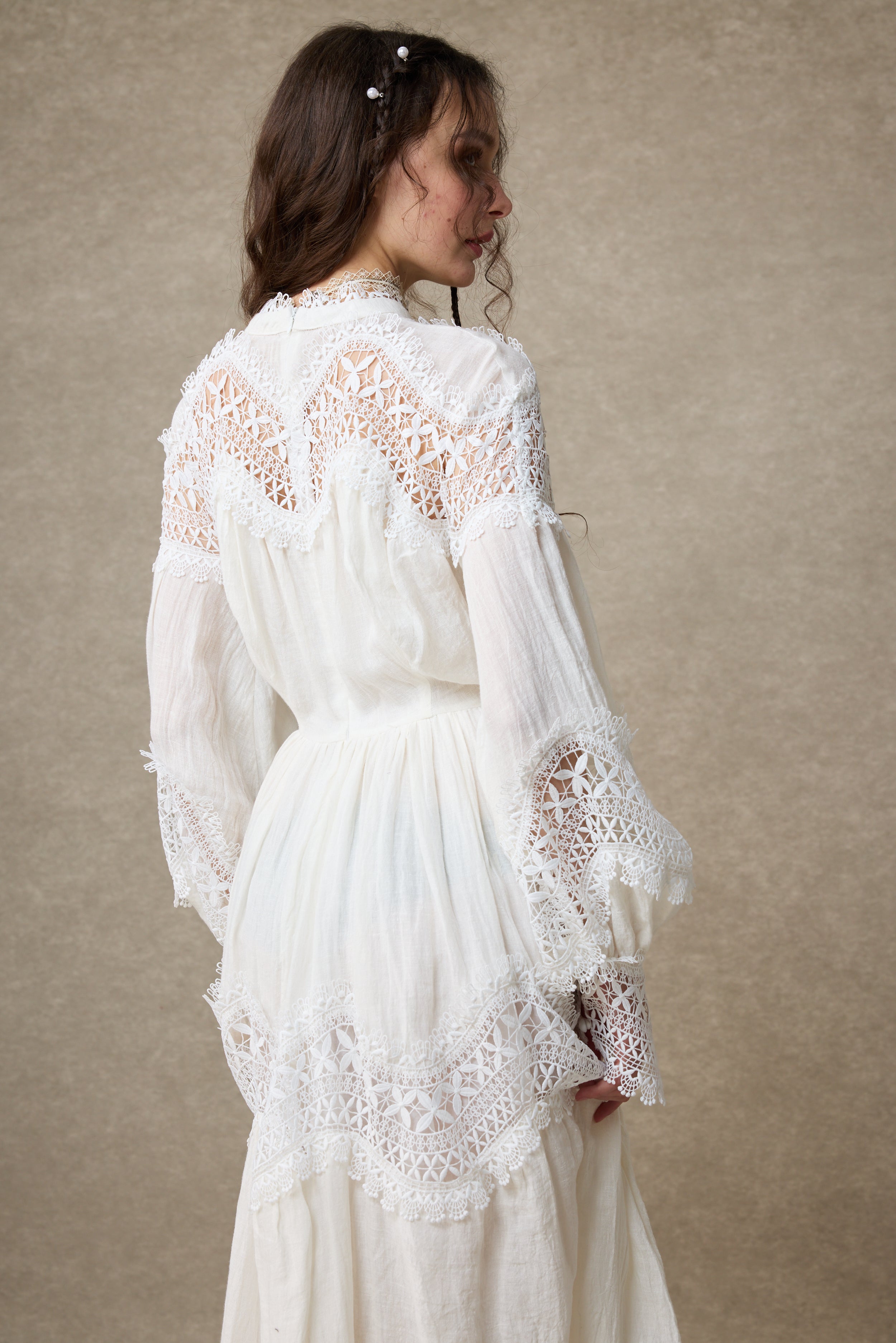 Pearlman 25 | Lace Linen Dress Gown – Linennaive