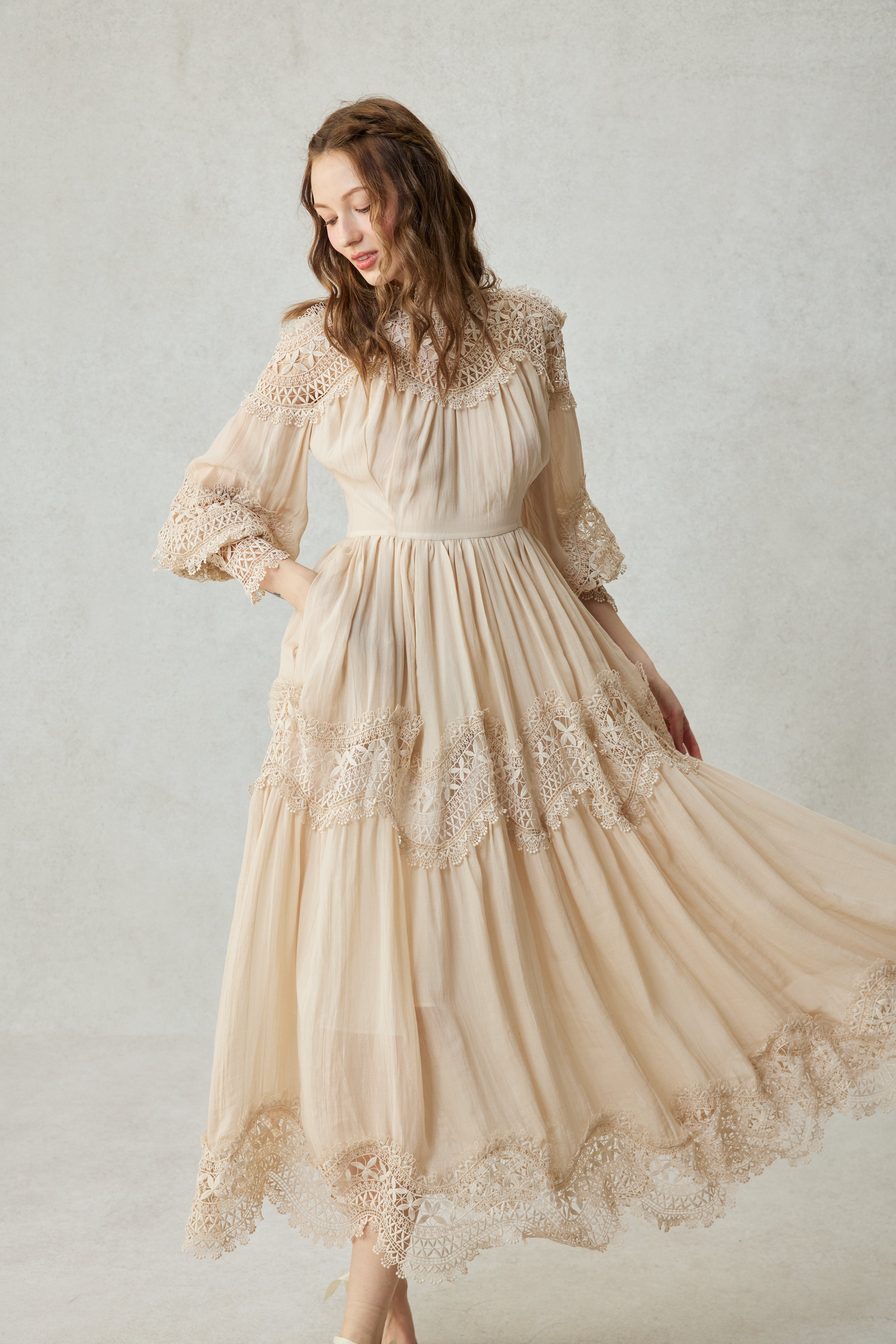 Pearlman 25 | Lace Linen Dress Gown – Linennaive