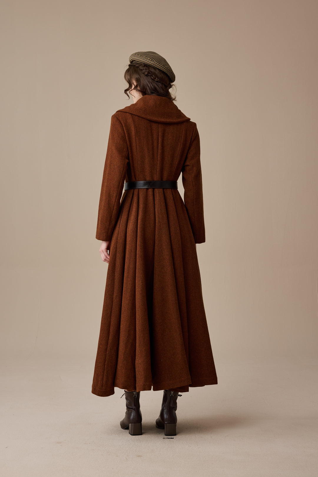 Gemma 17 | 100% wool victorian coat