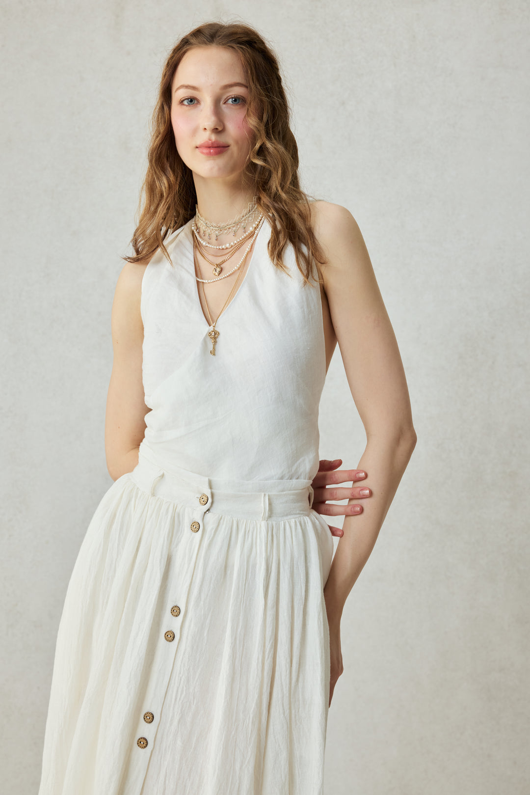 Muse 31 | Elegant halter linen blouse
