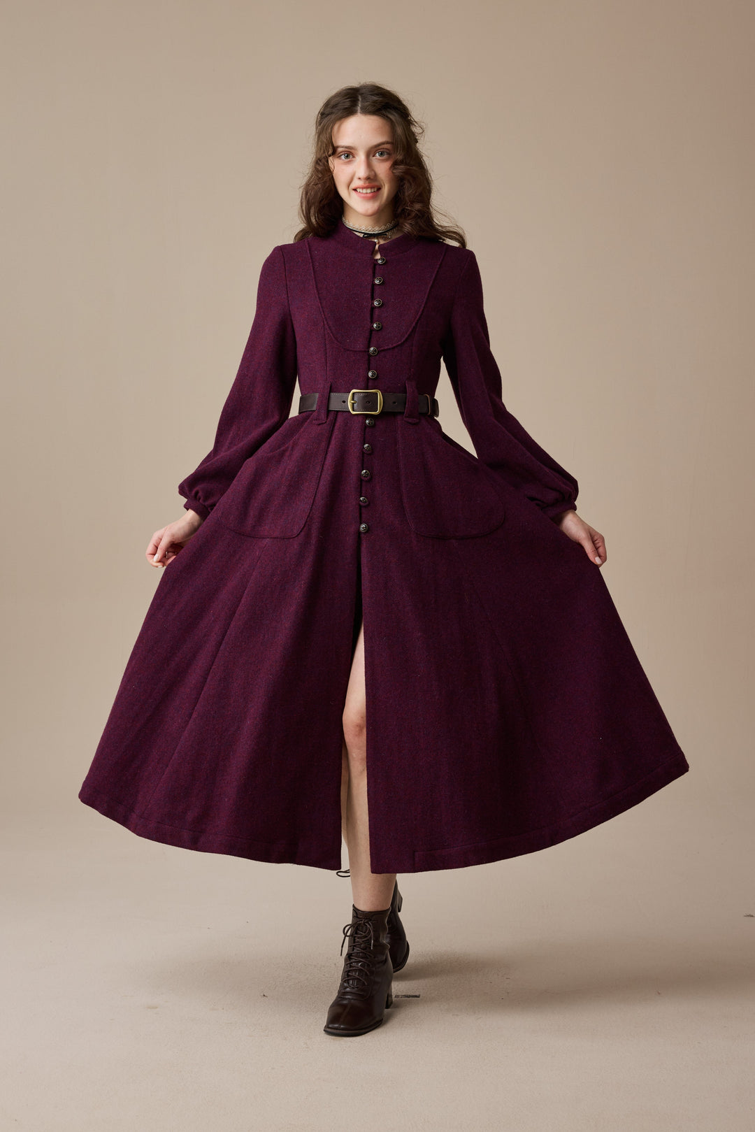 Margaret 25|100% wool buttoned down coat