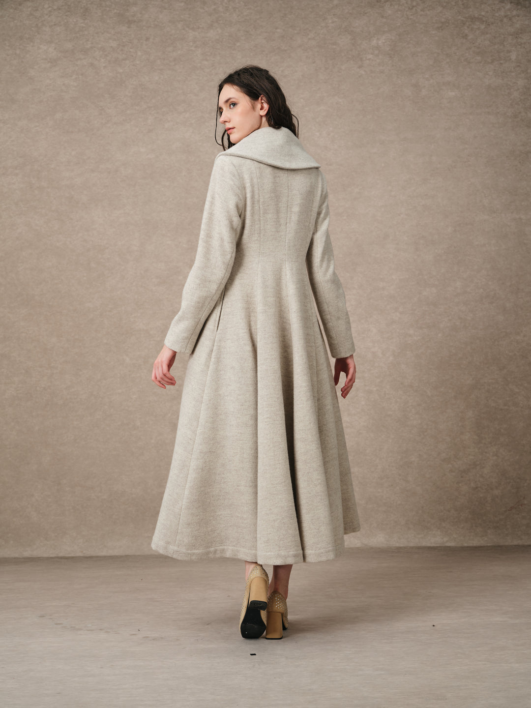 Gemma 17 | 100% wool victorian coat