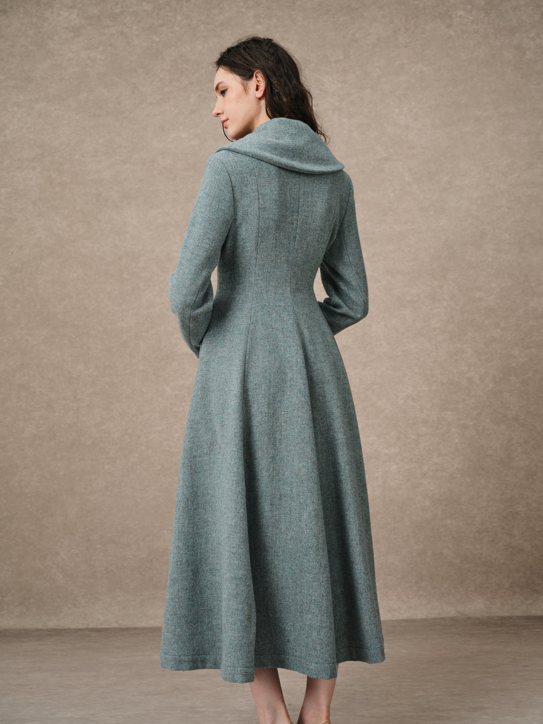 Gemma 17 | 100% wool victorian coat