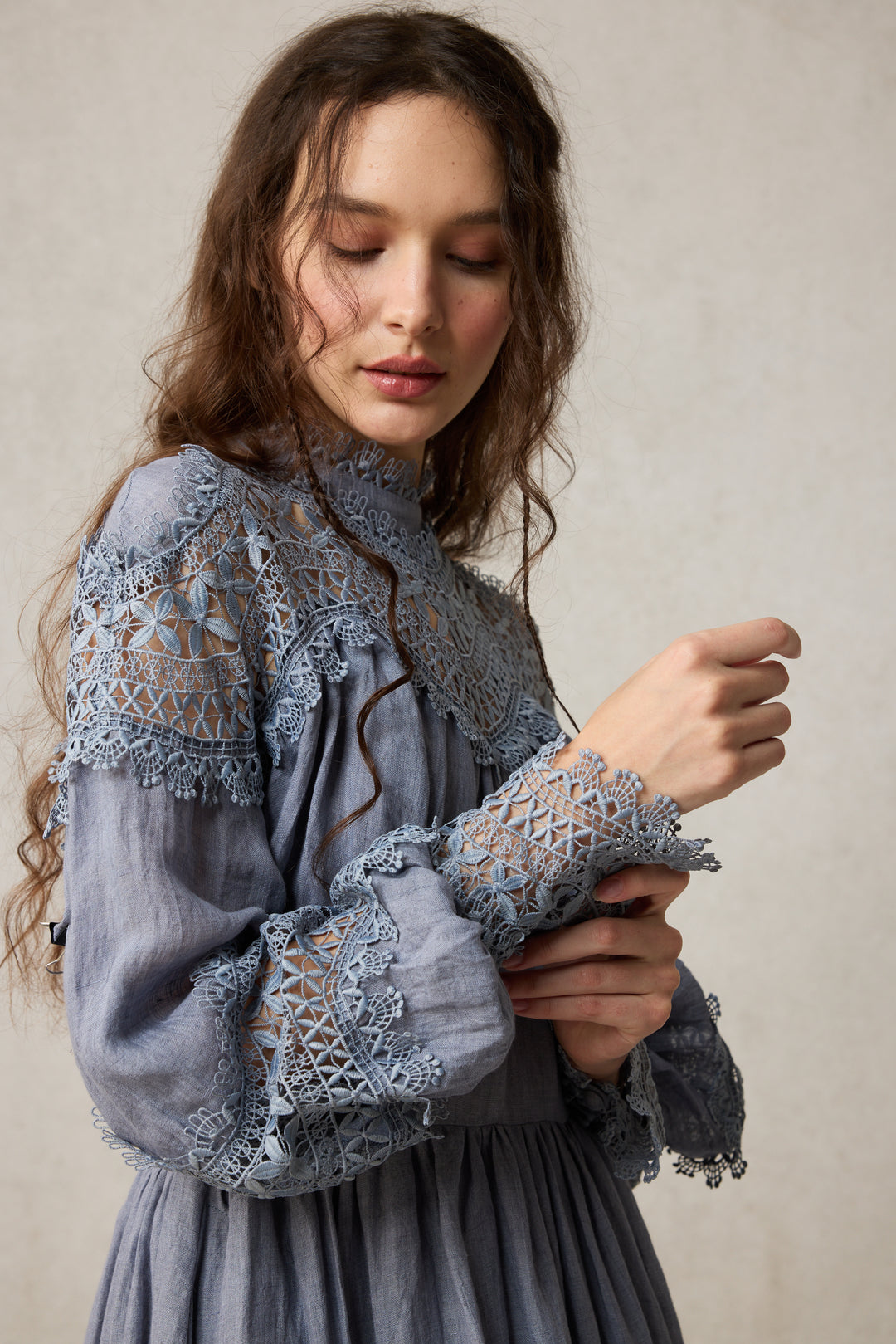 Pearlman 25 | Lace Linen Dress Gown