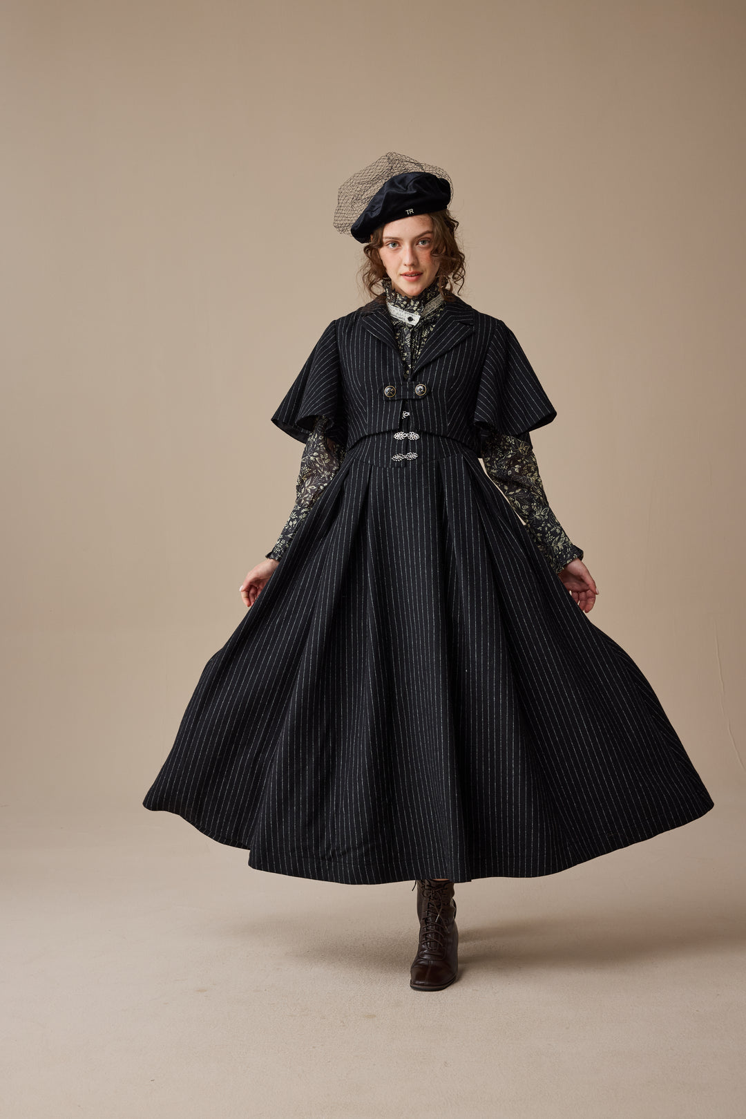 Clarise 22 |Retro Wool Skirt & Cape (2 pieces)