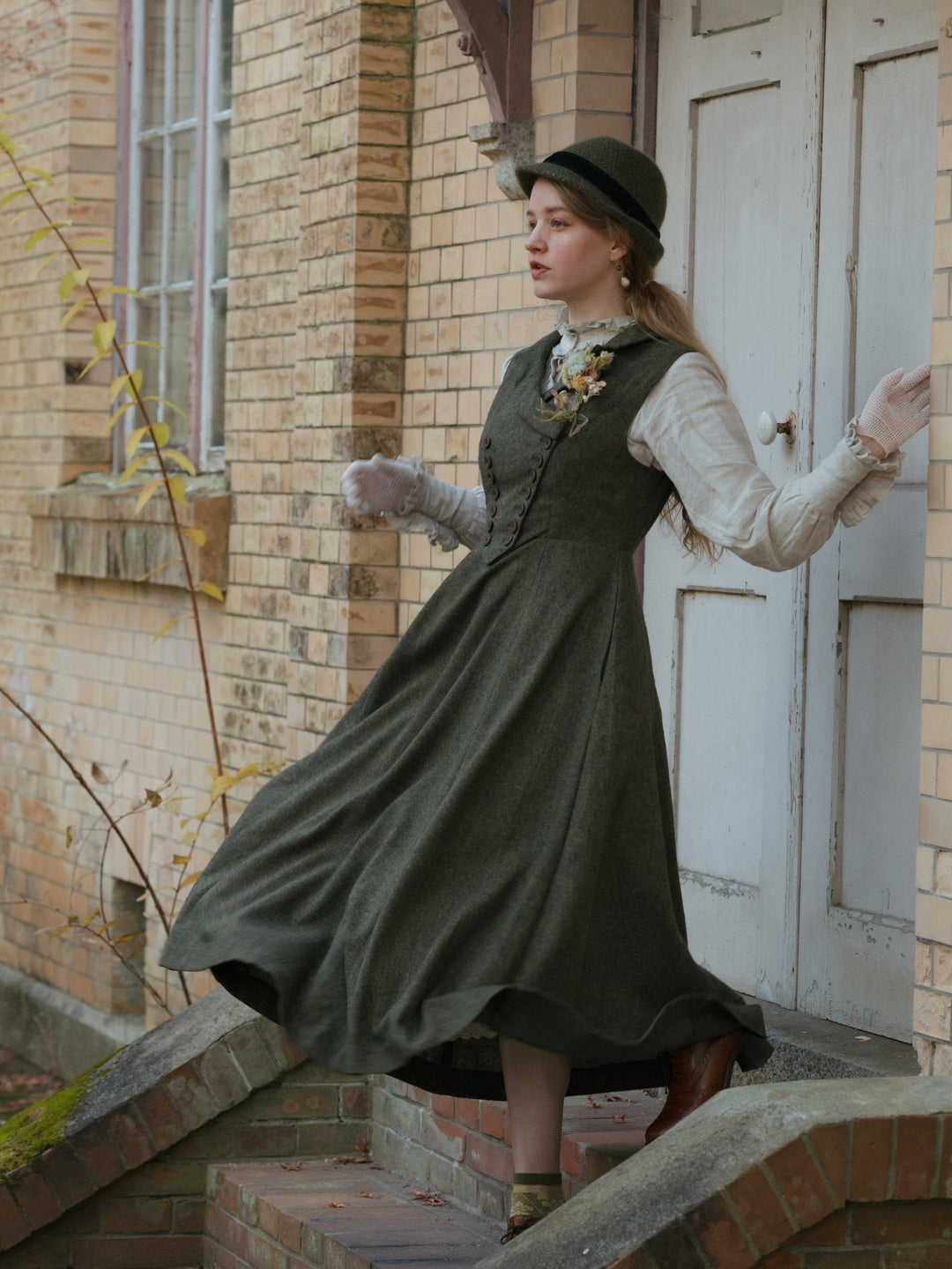 Helen 17| Vintage wool dress Linennaive Helen 17| Vintage wool dress Linennaive