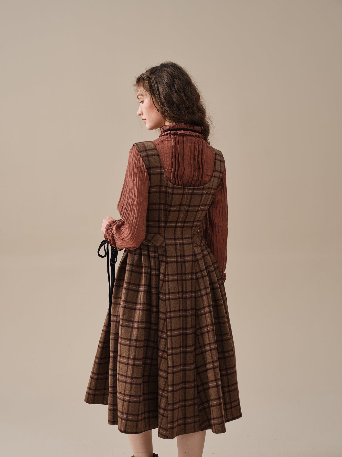 Emma 33 | 100% wool dress