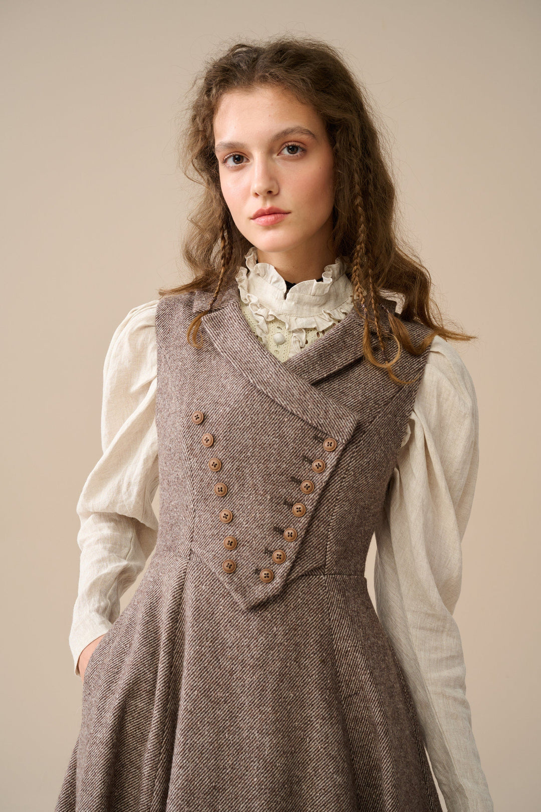 Helen 17| Vintage wool dress Linennaive Helen 17| Vintage wool dress Linennaive